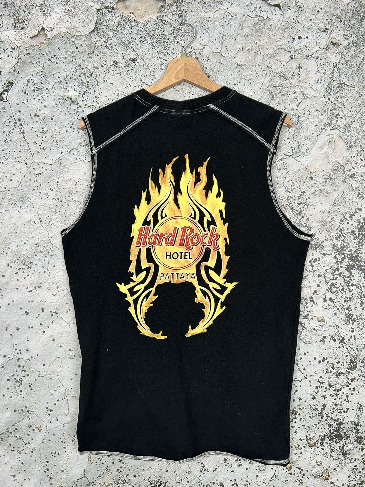 Hard Rock Cafe Vintage Hard Rock Cafe Hotel Pattaya Flame Y2K 00s Hype Size US M / EU 48-50 / 2 - 1 Thumbnail