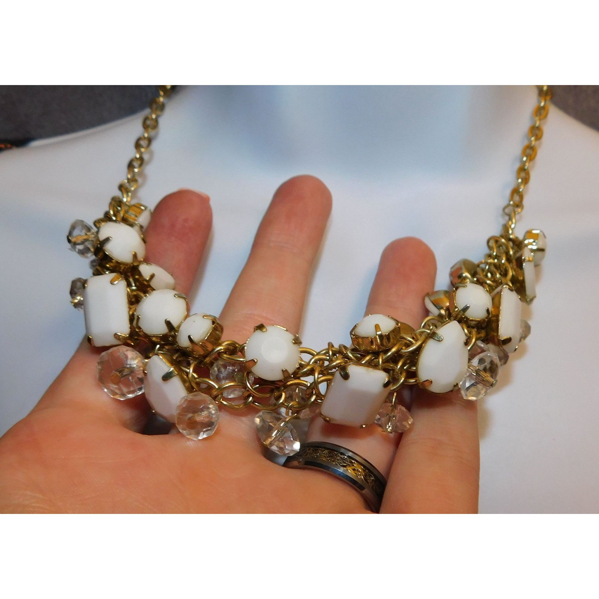 Other Retro White And Gold Tone Cluster Gem Necklace Size ONE SIZE - 5 Thumbnail
