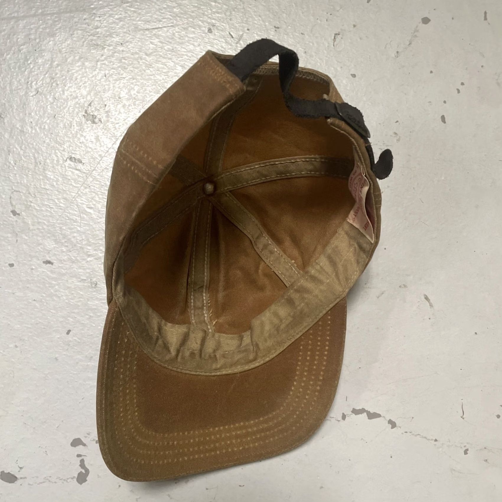 Filson VINTAGE Filson Waxed Canvas Low Profile Logger Cap Leather Strap Made USA L Baseball Cap Adjustable Tan Cotton Canvas Unisex Adults Mens Womens Size ONE SIZE - 7 Thumbnail