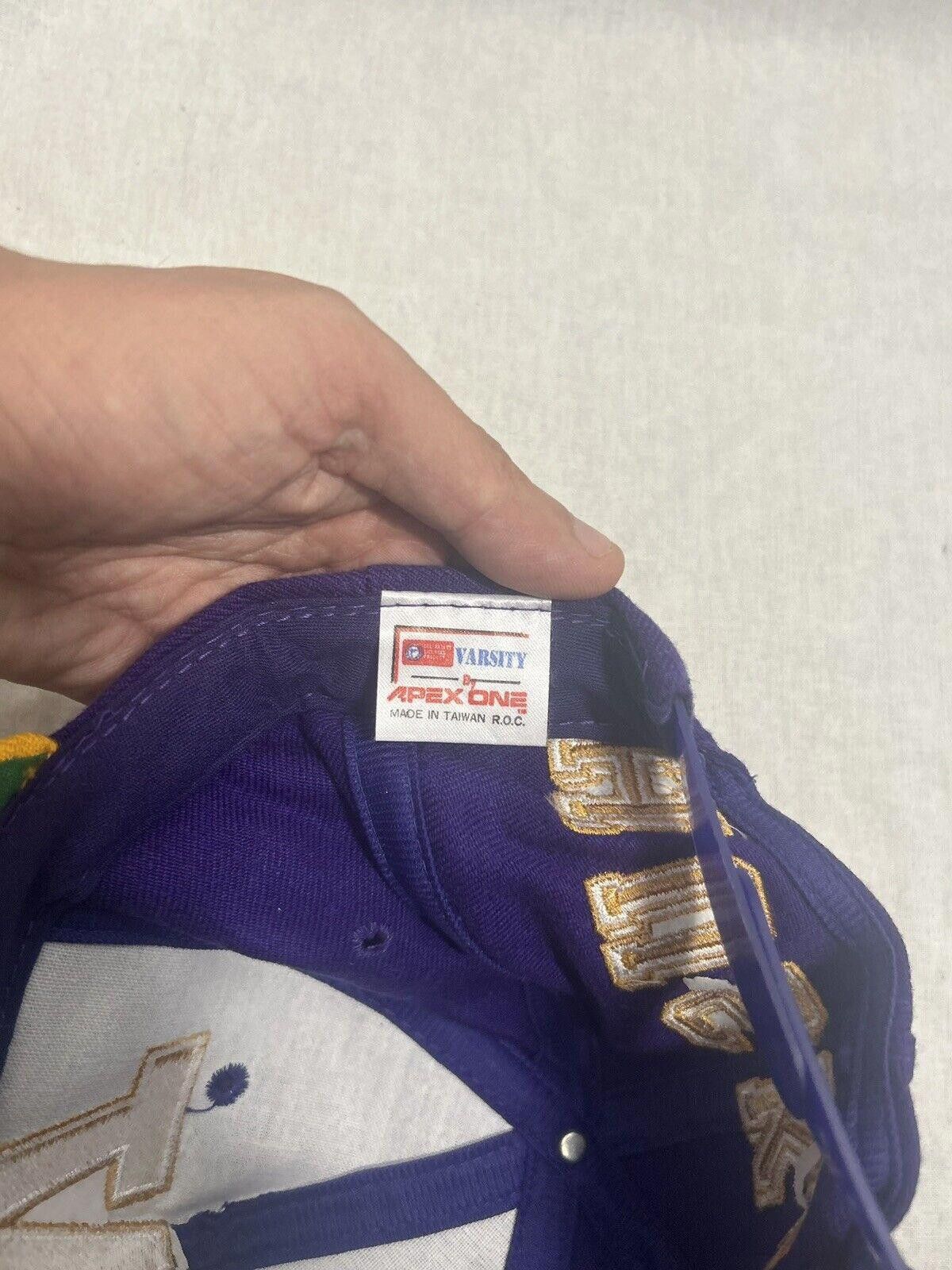Designer Vintage 1990s Apex One Washington Huskies Blockhead Hat Size ONE SIZE - 4 Thumbnail