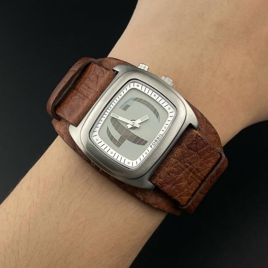 Fossil RARE!! VTG FOSSIL BIGTIC BG-8213 Size ONE SIZE - 3 Thumbnail