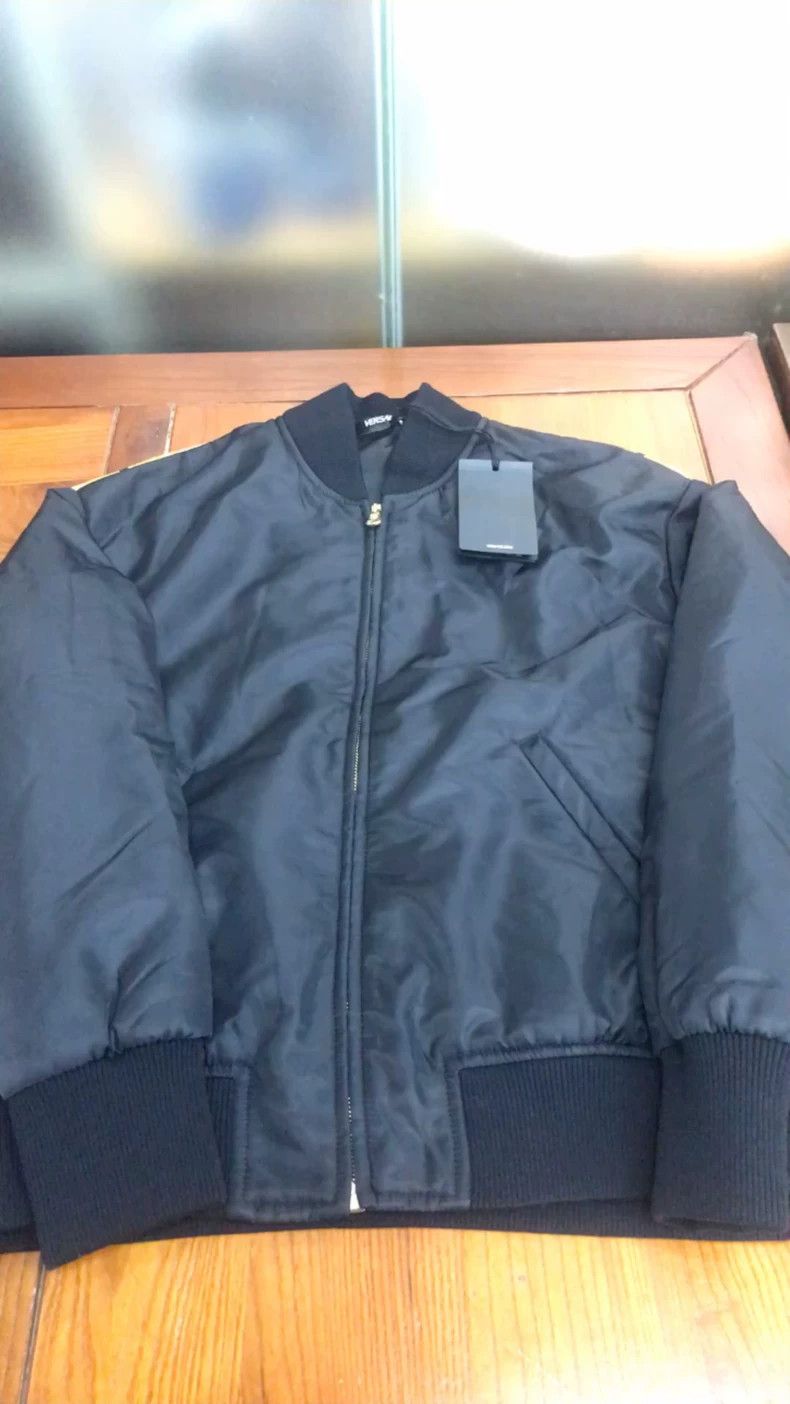 Versace Versace Solid color zippered long-sleeved jacket Size US S / EU 44-46 / 1 - 1 Thumbnail