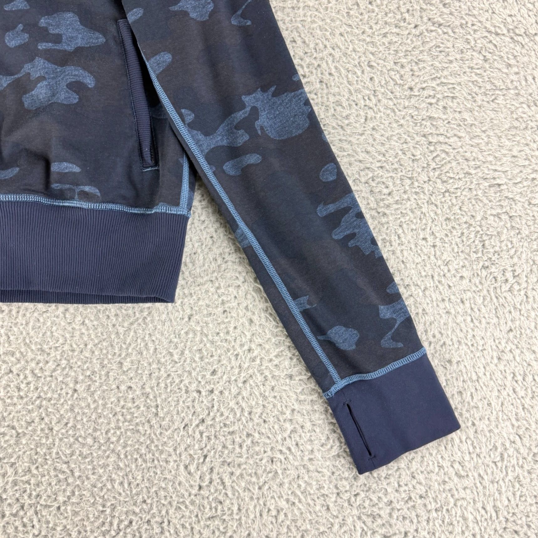 Lululemon Lululemon Namaskar Hoodie Sweater Women's Size 8 Blue Camo Full Zip Long Sleeve Size M / US 6-8 / IT 42-44 - 3 Thumbnail