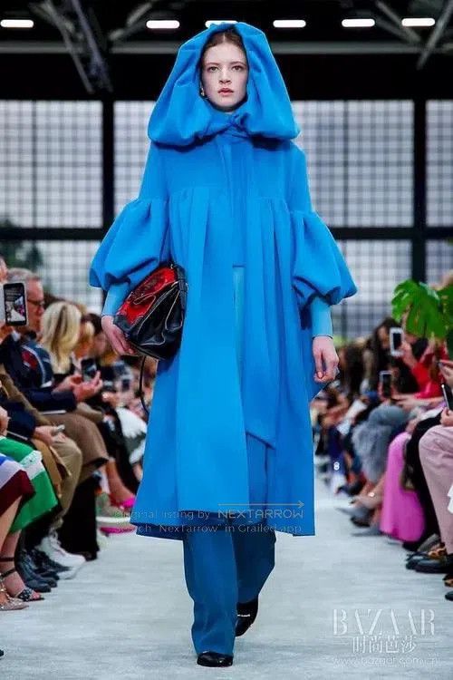 Valentino Doll model voluminous puff sleeve wool coat coat