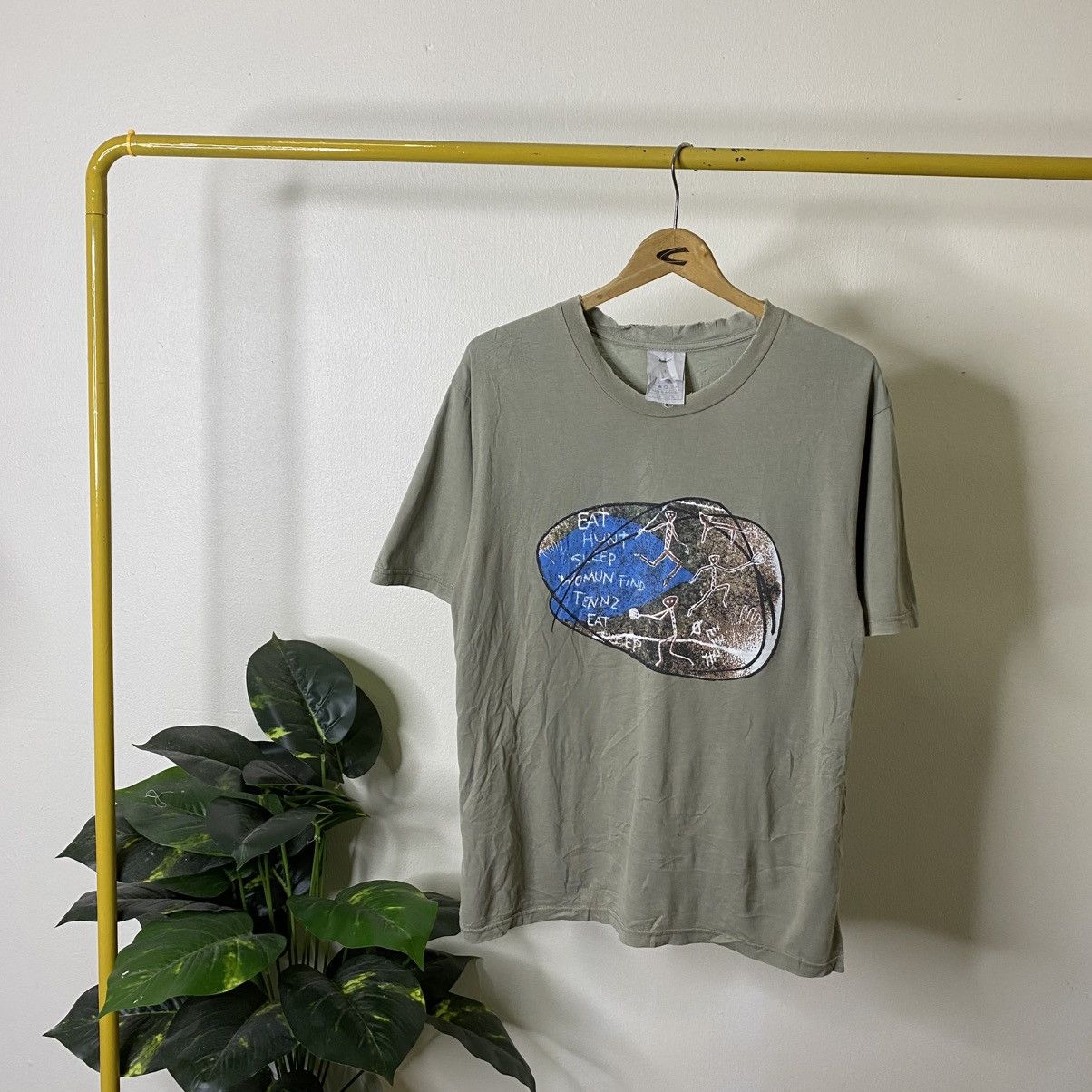Nike Vintage 2000s Nike Ancient Art Graphic T Shirt Size US L / EU 52-54 / 3 - 1 Thumbnail