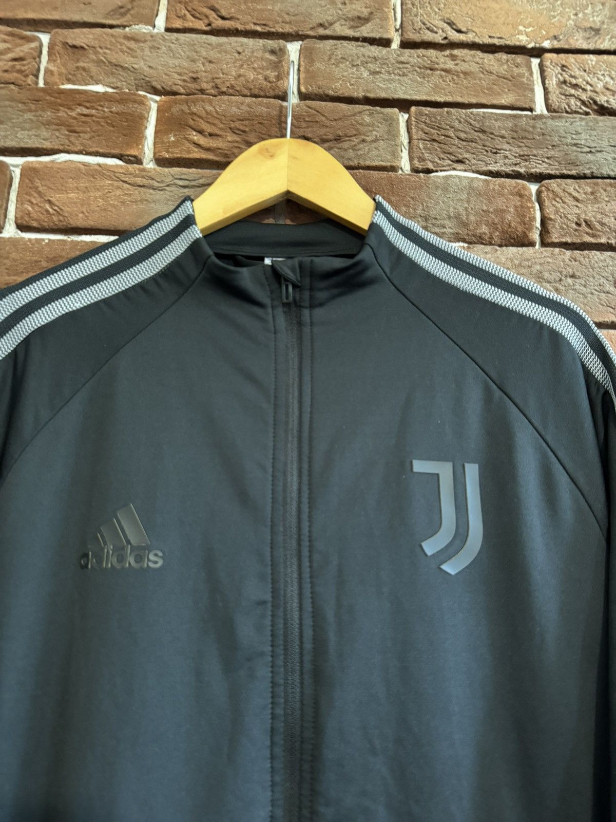 Adidas Adidas Juventus FC Football Soccer Jersey Zip Longsleeve M Size US M / EU 48-50 / 2 - 2 Thumbnail