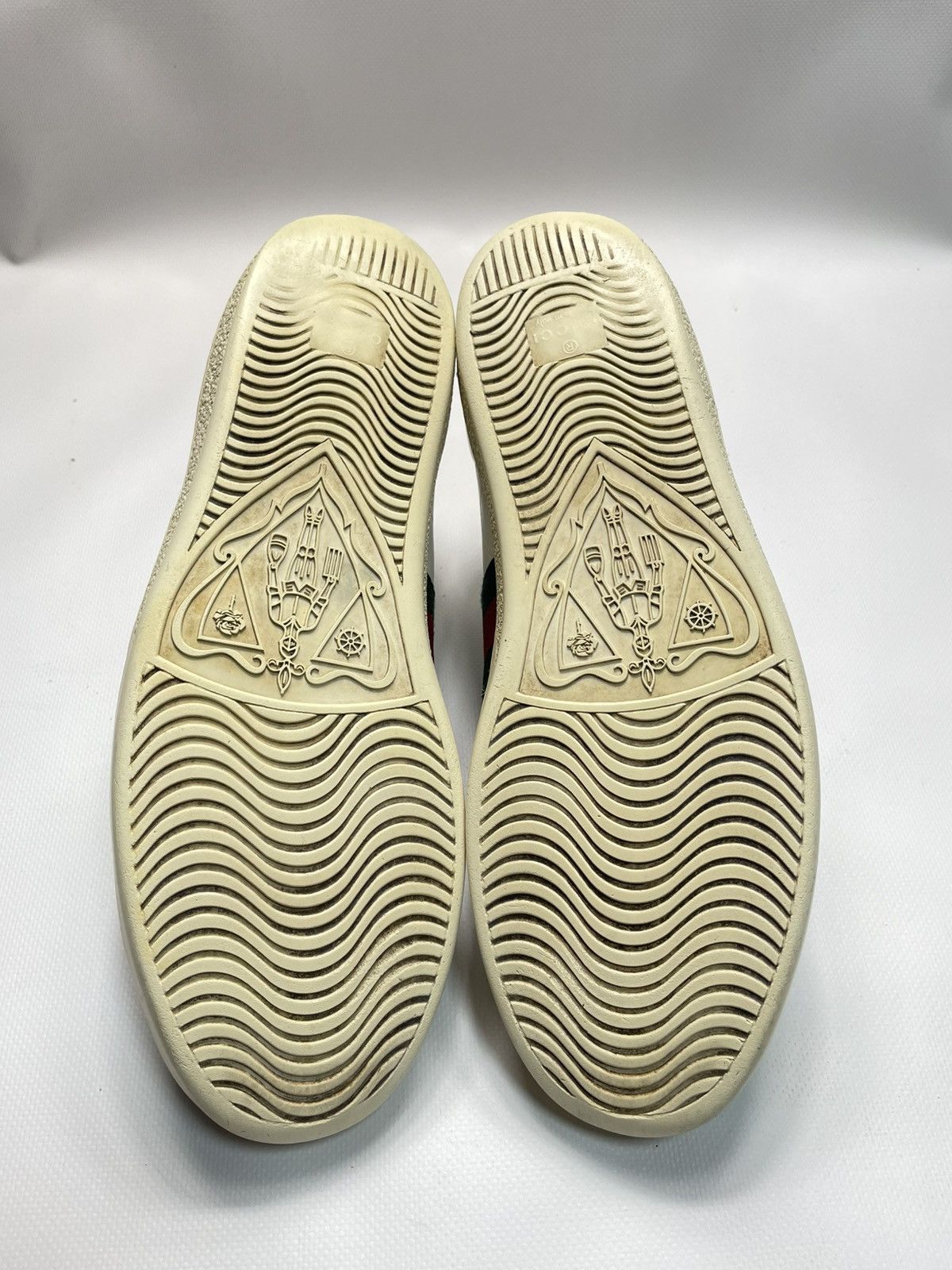 Gucci Gucci Ace Bee Embroidered Web White Leather Trainer Size US 8 / EU 41 - 9 Thumbnail