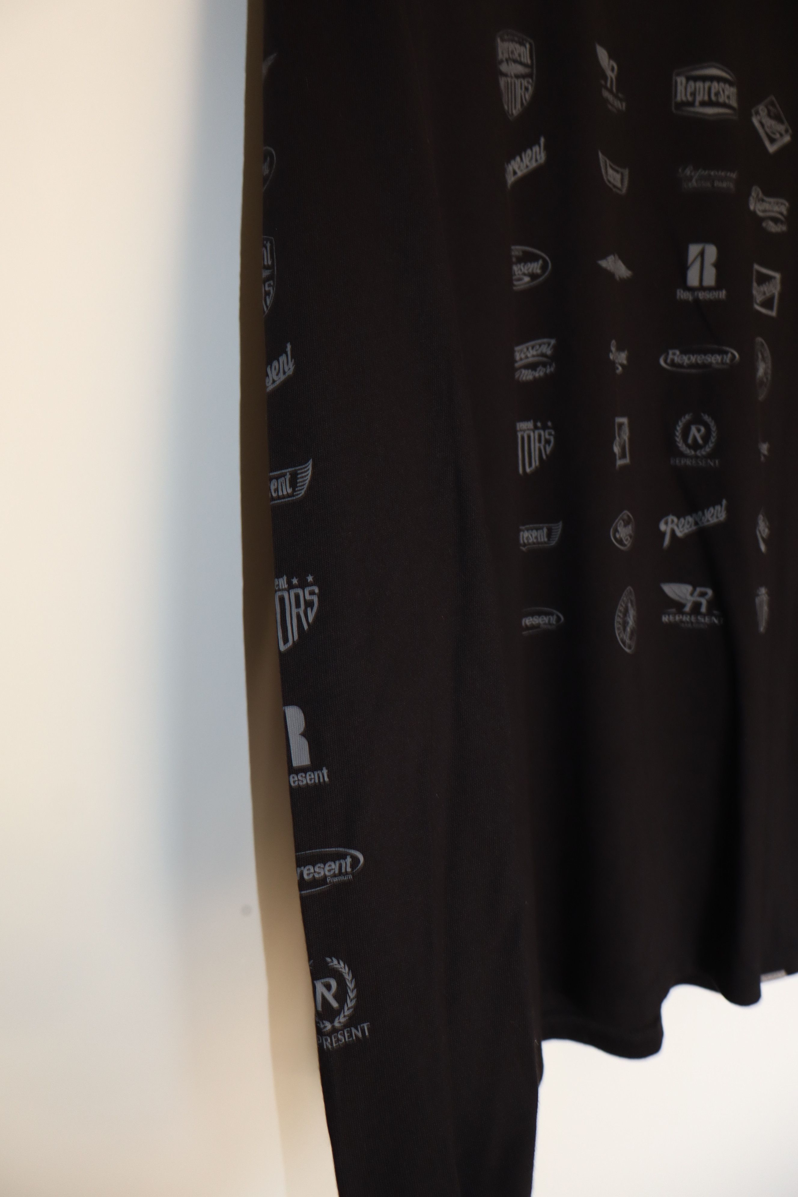 Represent Clo. Multi logo t-shirt Size US L / EU 52-54 / 3 - 5 Thumbnail