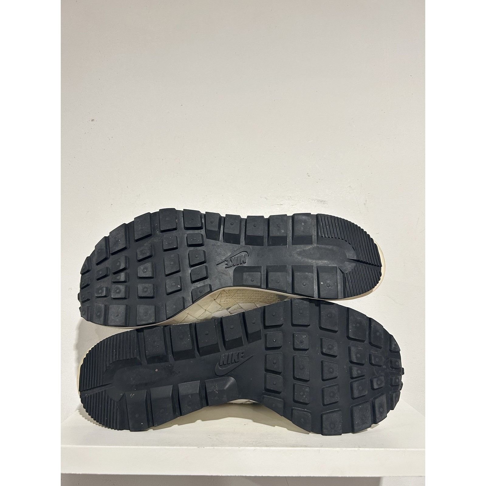 Nike NIKE VAPORWAFFLE SACAI JEAN PAUL GAULTIER WHITE SIZE 14 Size US 14 / EU 47 - 7 Thumbnail