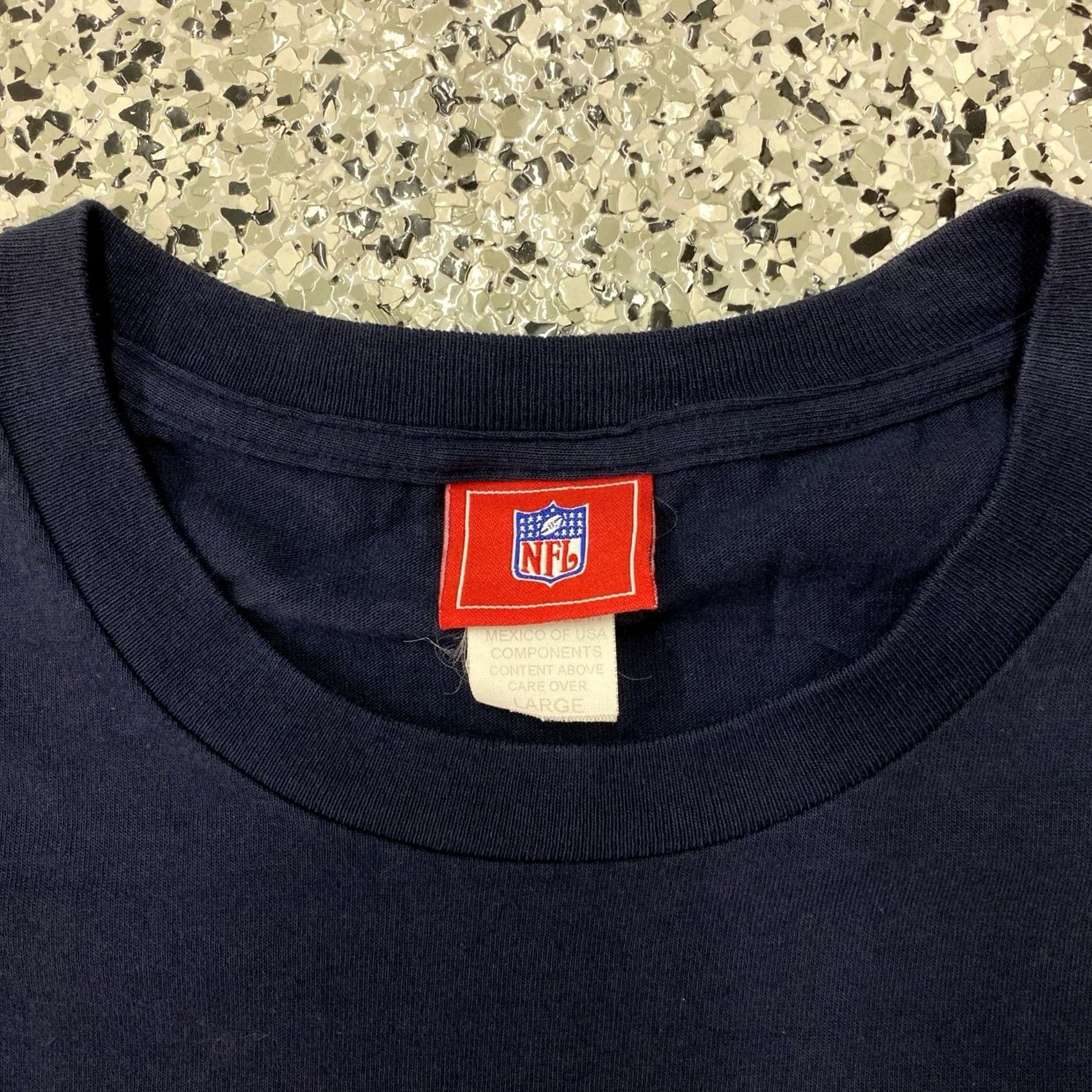 NFL VINTAGE NFL Broncos Denver NFL Football Large Print Logo T-Shirt Sz Large Mens Blue Crew Ne**ck Short Sleeve Logo Large** Size US L / EU 52-54 / 3 - 3 Thumbnail