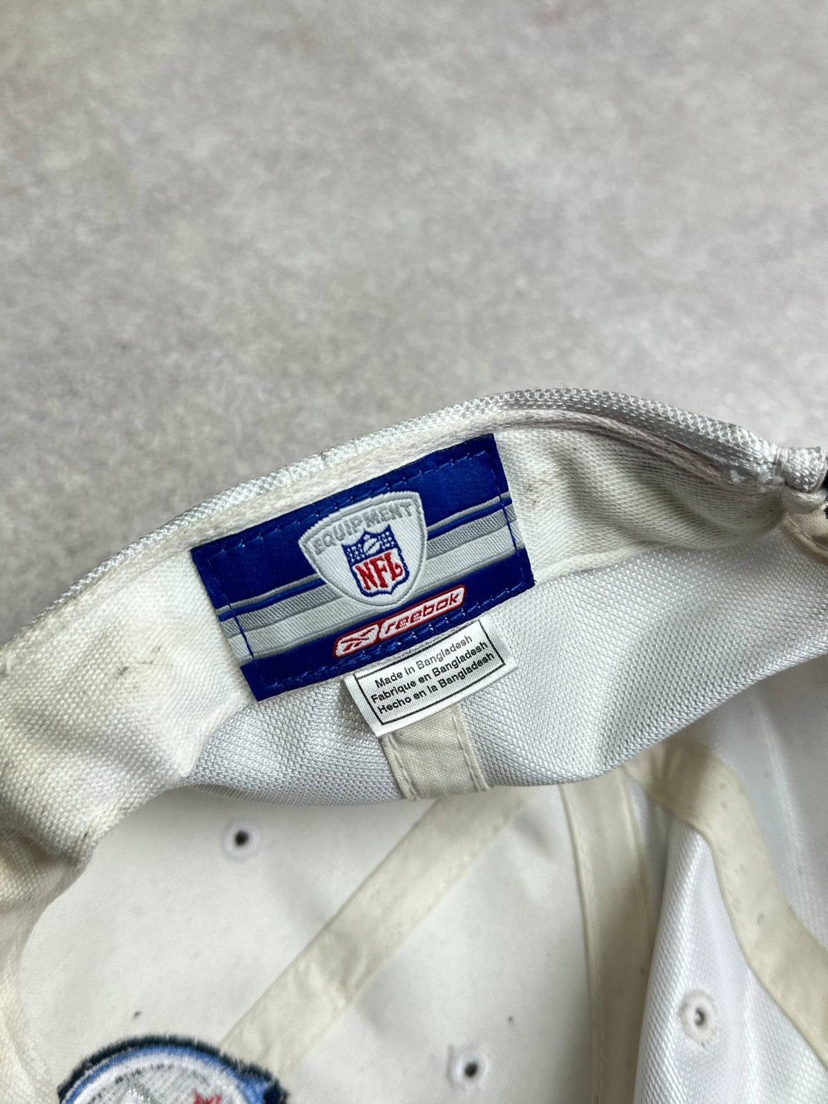 Vintage Vintage NFL Titans Reebok Archival Cap Size ONE SIZE - 7 Thumbnail