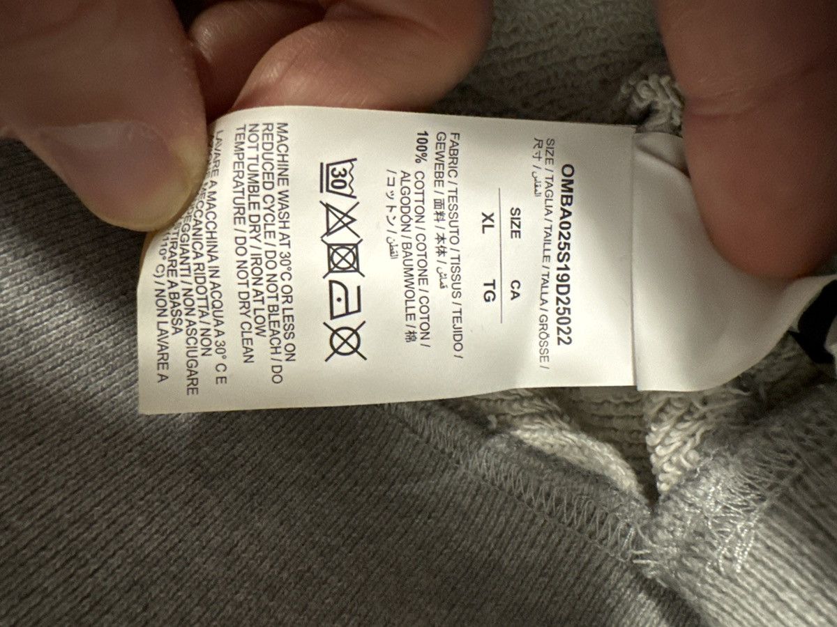 Off-White Off White crewneck L Size US L / EU 52-54 / 3 - 6 Thumbnail