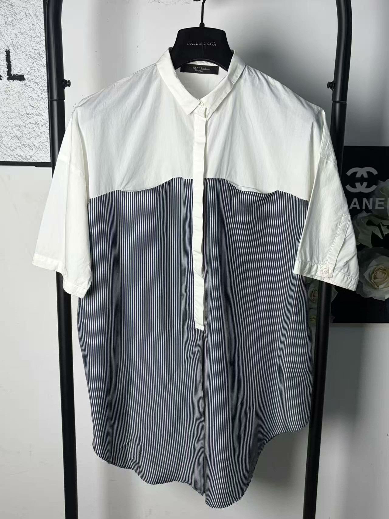Max Mara Max Mara Striped White Button Up M Women Size M / US 6-8 / IT 42-44 - 1 Thumbnail