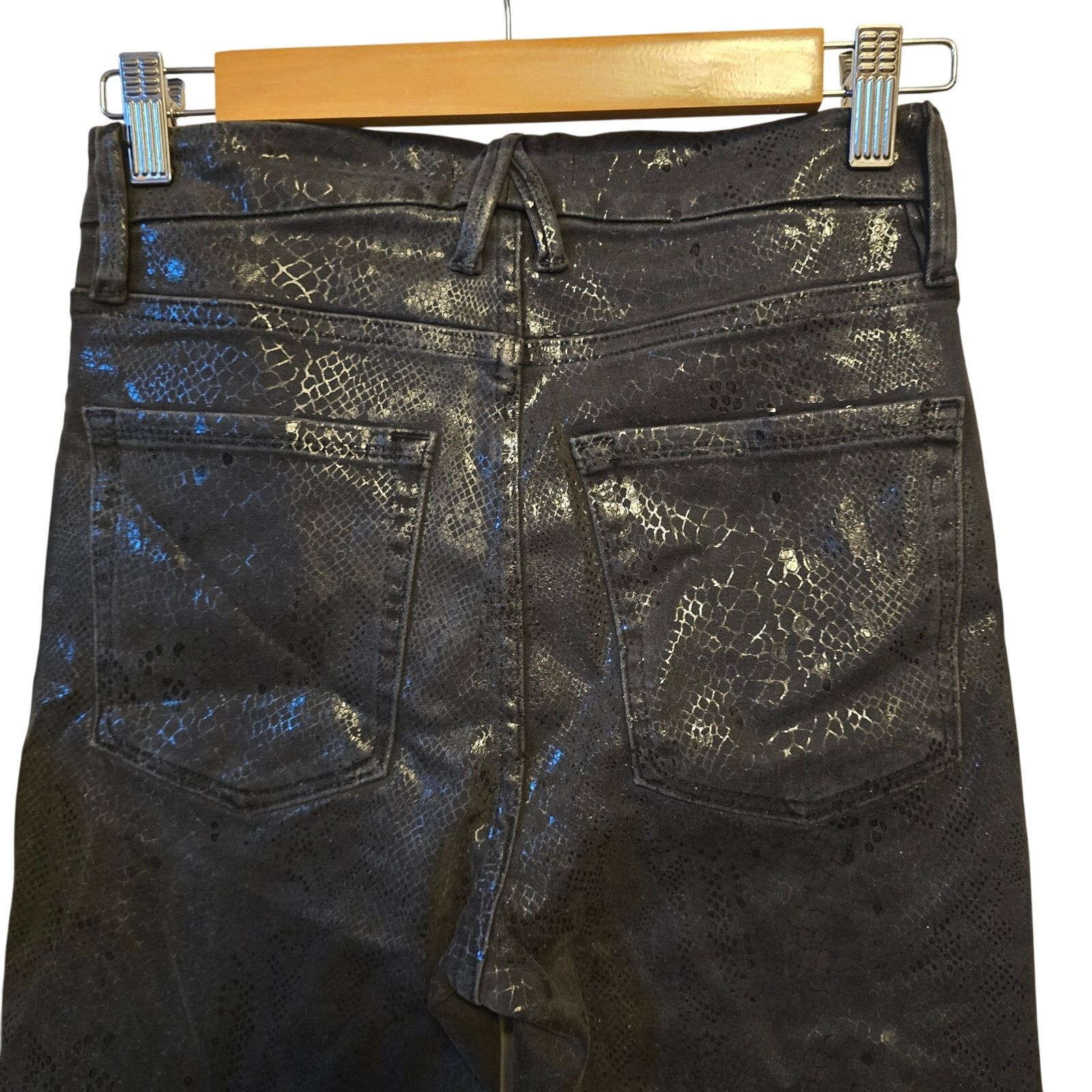 Good American Good American Good Waist Gray Snake Foil Skinny Jeans 4/27 Size 27" / US 4 / IT 40 - 9 Thumbnail