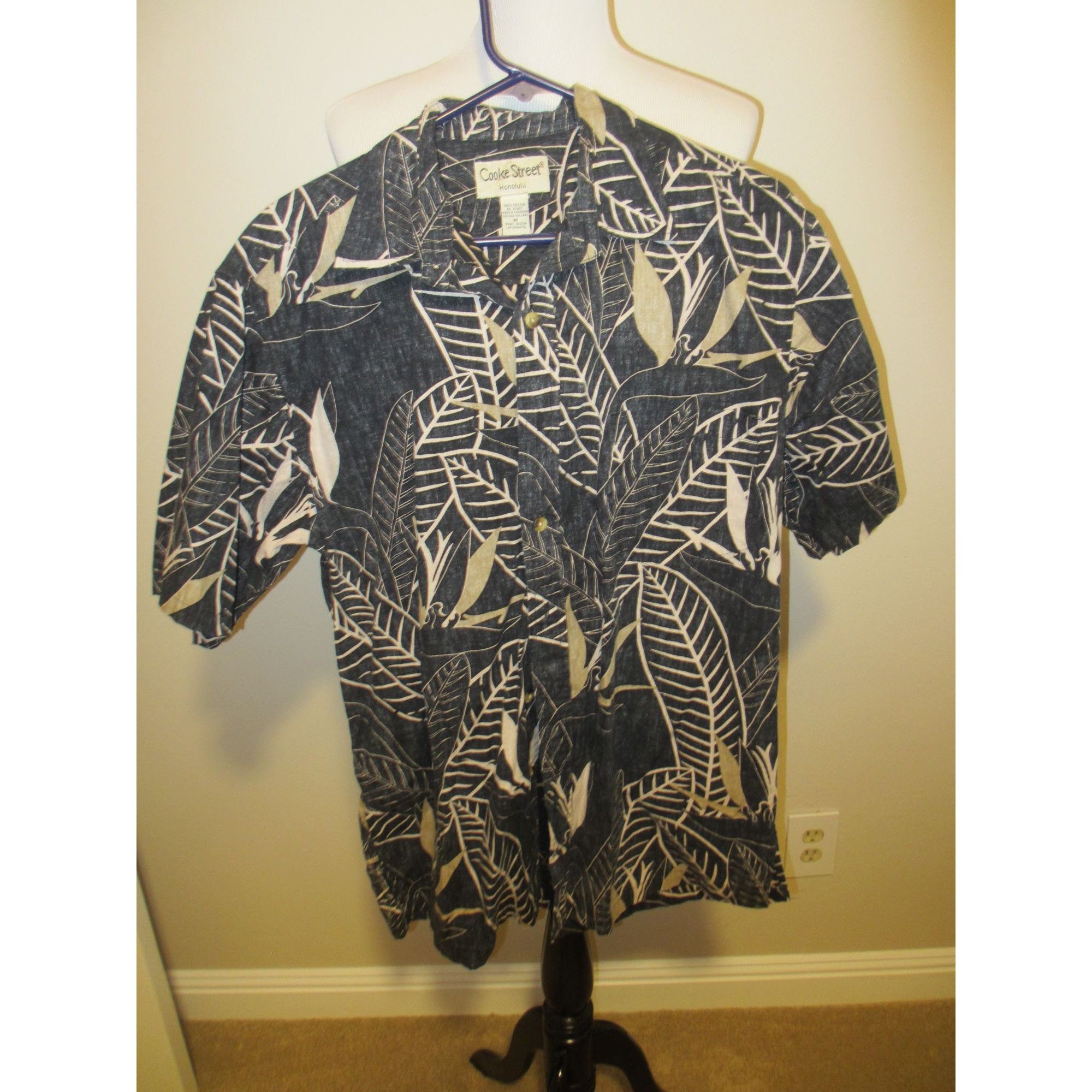 Other Cooke Street Honolulu Mens Hawaiian Shirt Black Leaf Print C Size US M / EU 48-50 / 2 - 1 Thumbnail
