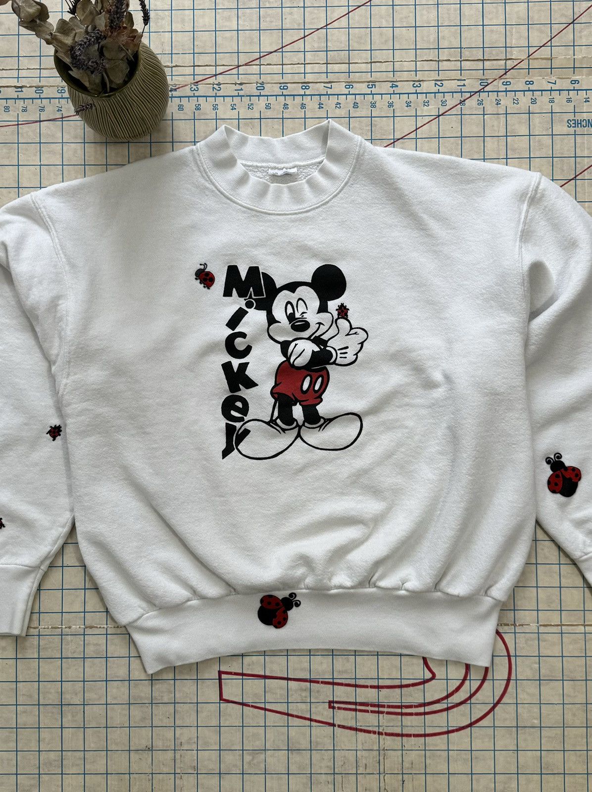 Disney × Mickey Mouse × Vintage Vintage Mickey Mouse Ladybug Crewneck Boxy Large White Size US L / EU 52-54 / 3 - 3 Thumbnail