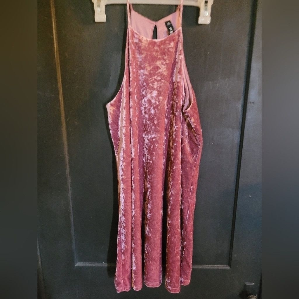 open lace back dress 1960s Lord & Taylor Silk Floral Shirtwaister Dress – Voluptuous Vintage main image 1