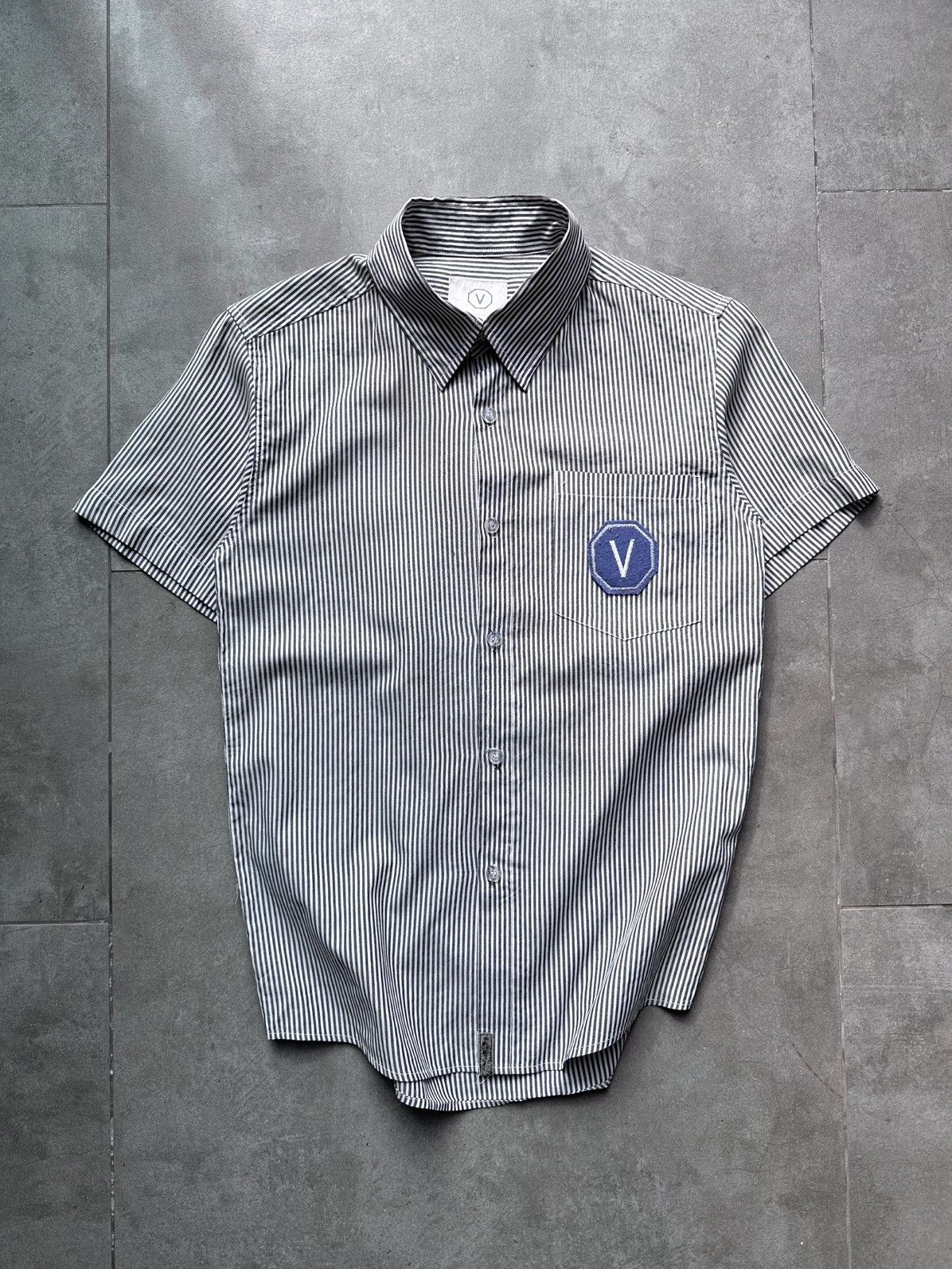 Visvim “V LOGO” SHORT SLEEVE SHIRT Size US S / EU 44-46 / 1 - 1 Thumbnail