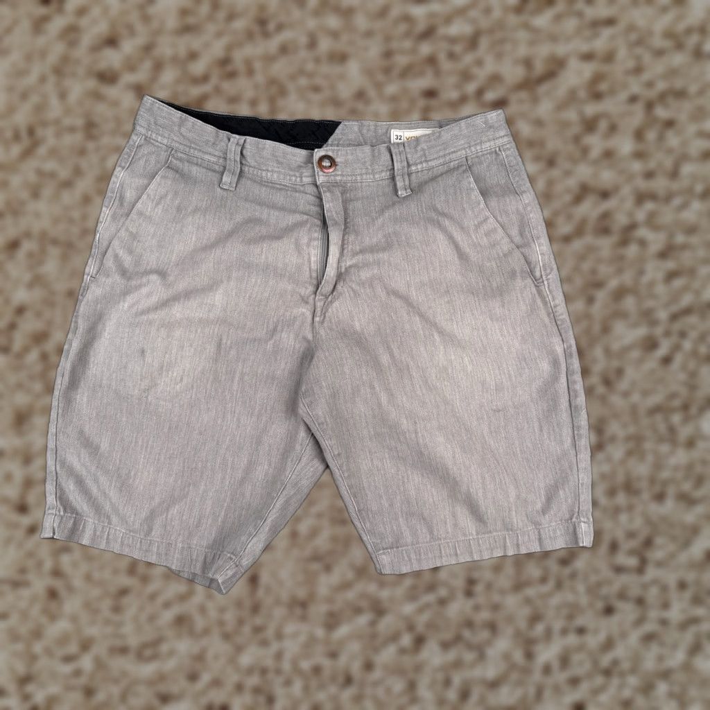 Volcom Volcom Men’s Chino Shorts 32 Gray Cotton Blend 10in Inseam Regular Fit Casual Skateboard Beach 90s Theme Mens Size US 32 / EU 48 - 1 Thumbnail