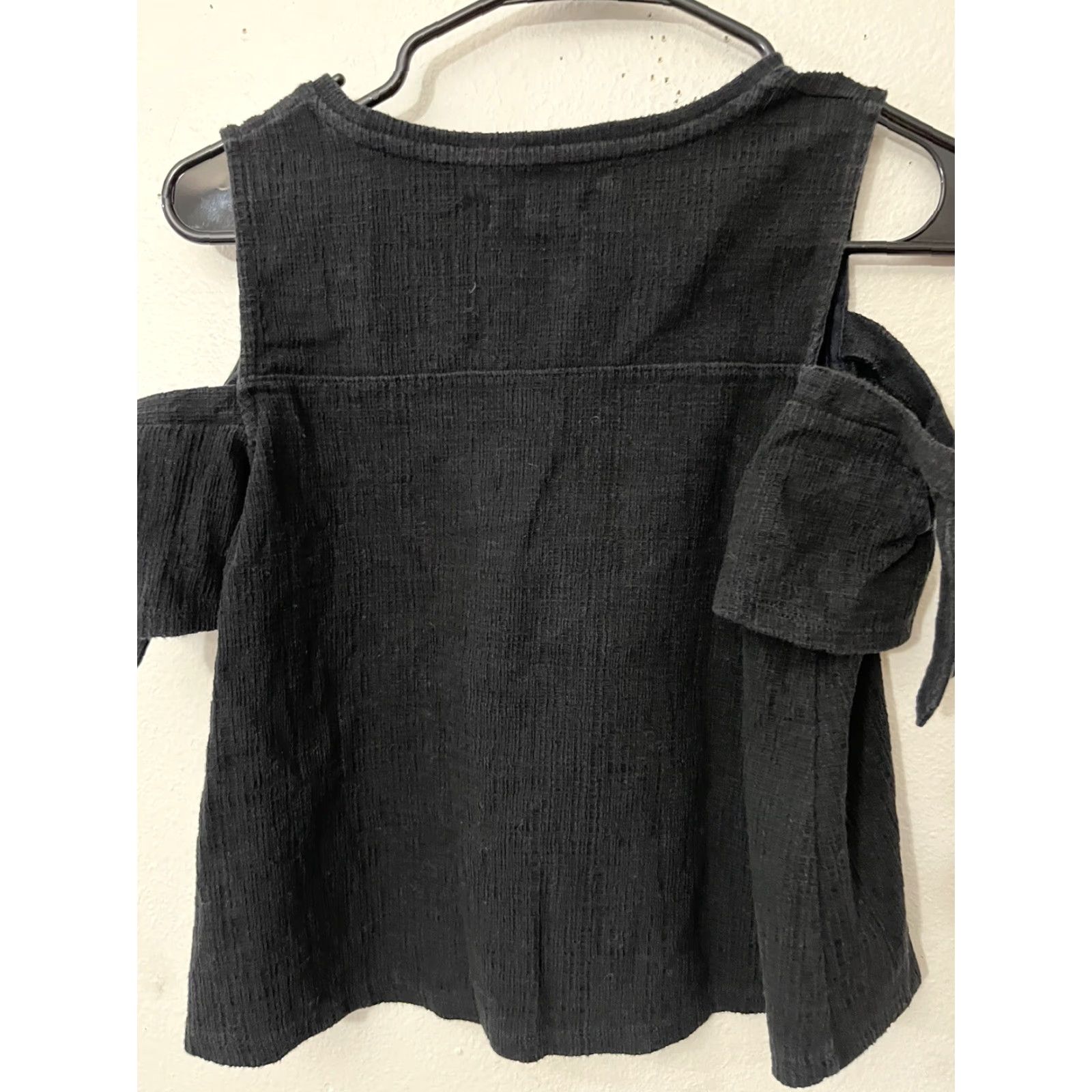 Madewell VINTAGE Madewell Skylark Cold Shoulder Blouse Womens Size Small Black Cropped Casual Alice in Wonderland Size S / US 4 / IT 40 - 3 Thumbnail