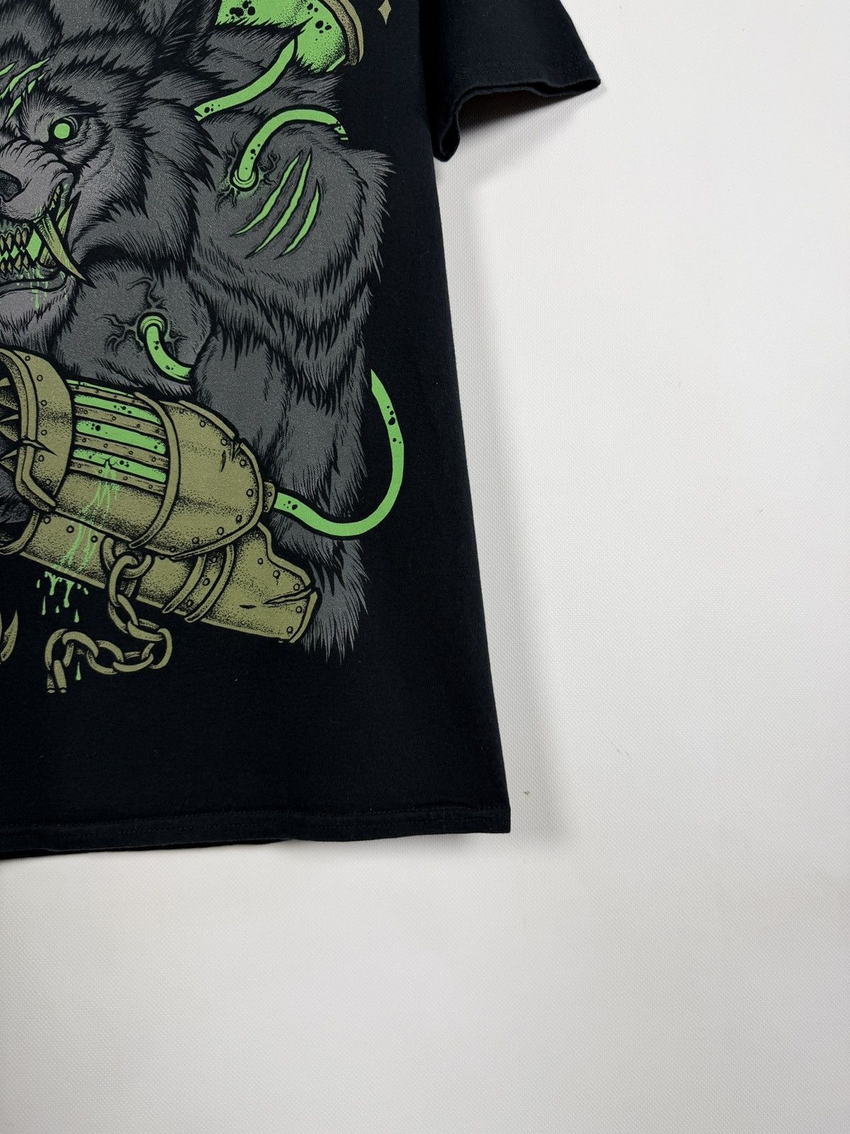 Vintage Wolf Graphic T-Shirt Gothic Horror Print Vintage Size M Size US M / EU 48-50 / 2 - 5 Thumbnail