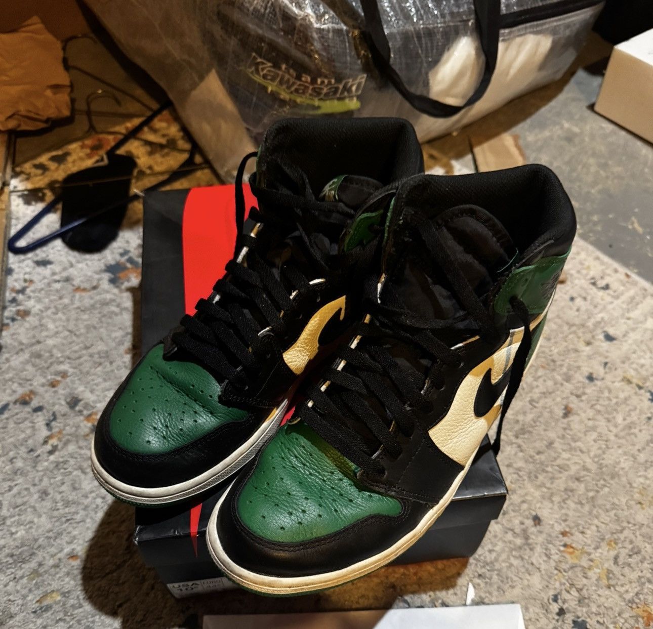Jordan Brand Air Jordan 1 Pine Green Size US 10.5 / EU 43-44 - 2 Thumbnail
