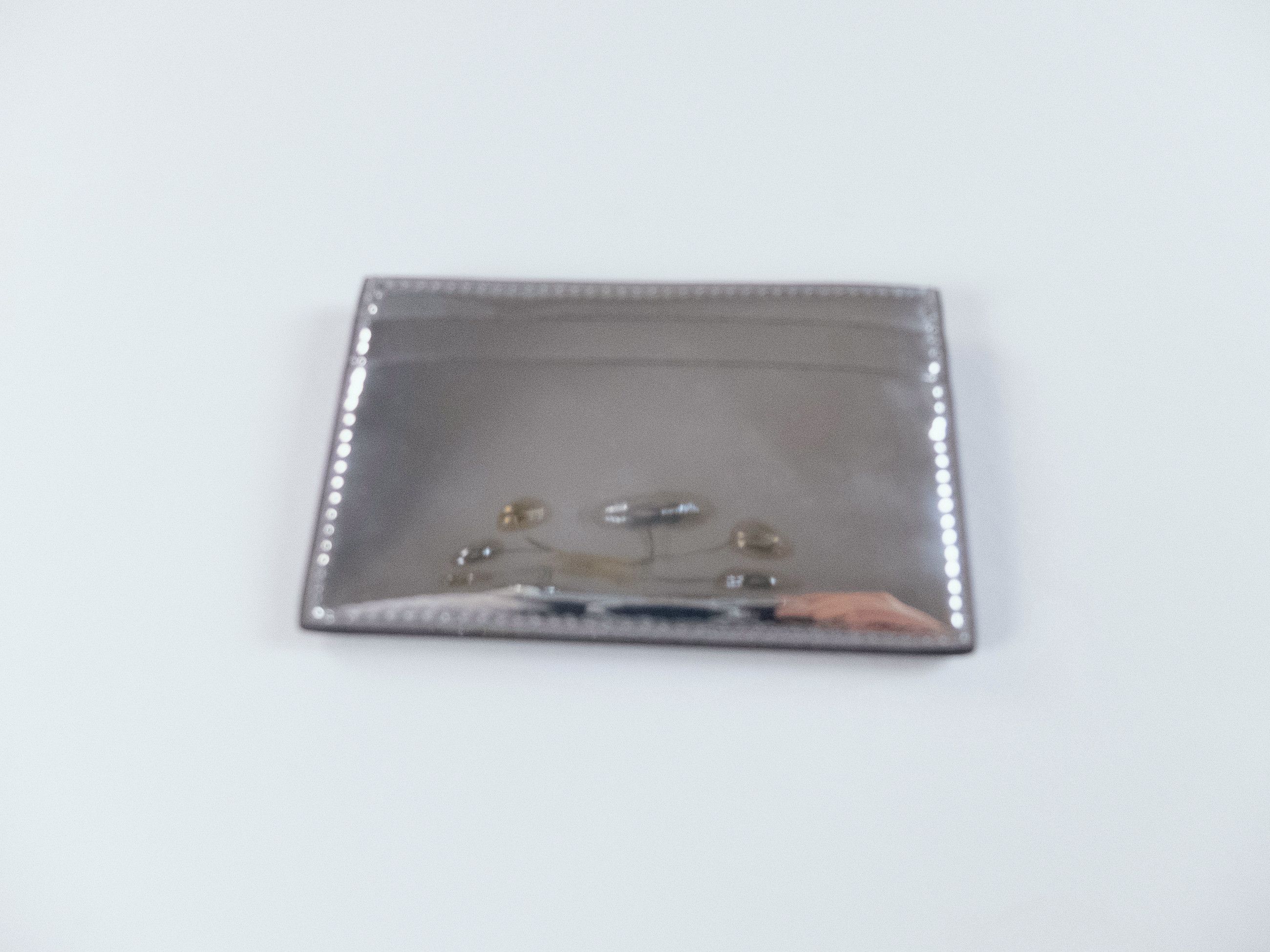Alexander McQueen ALEXANDER MCQUEEN silver graffiti logo leather card holder q Size ONE SIZE - 3 Thumbnail