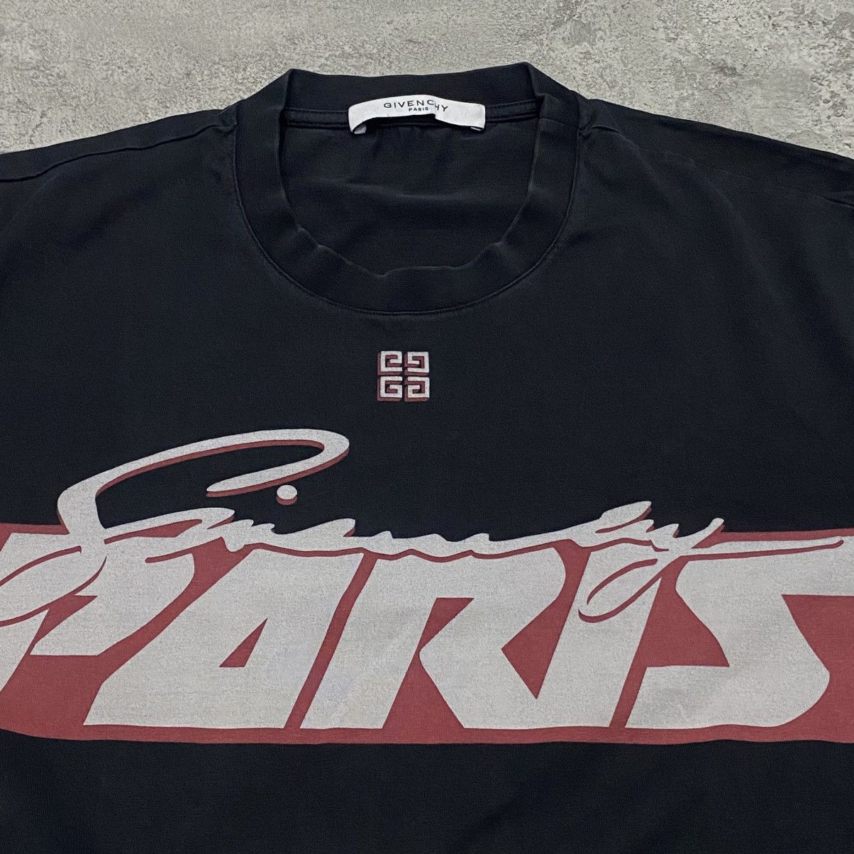 Givenchy Givenchy Paris Big Logo Tshirt Size US XL / EU 56 / 4 - 7 Thumbnail