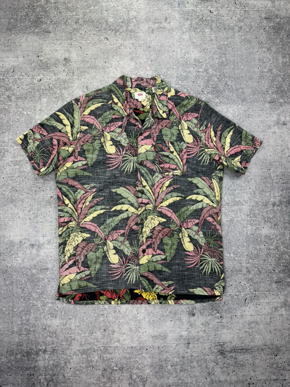 Levi's Levi’s Levis Hawaiian Button Short Sleeve Shirt Men Size L Size US L / EU 52-54 / 3 - 1 Thumbnail