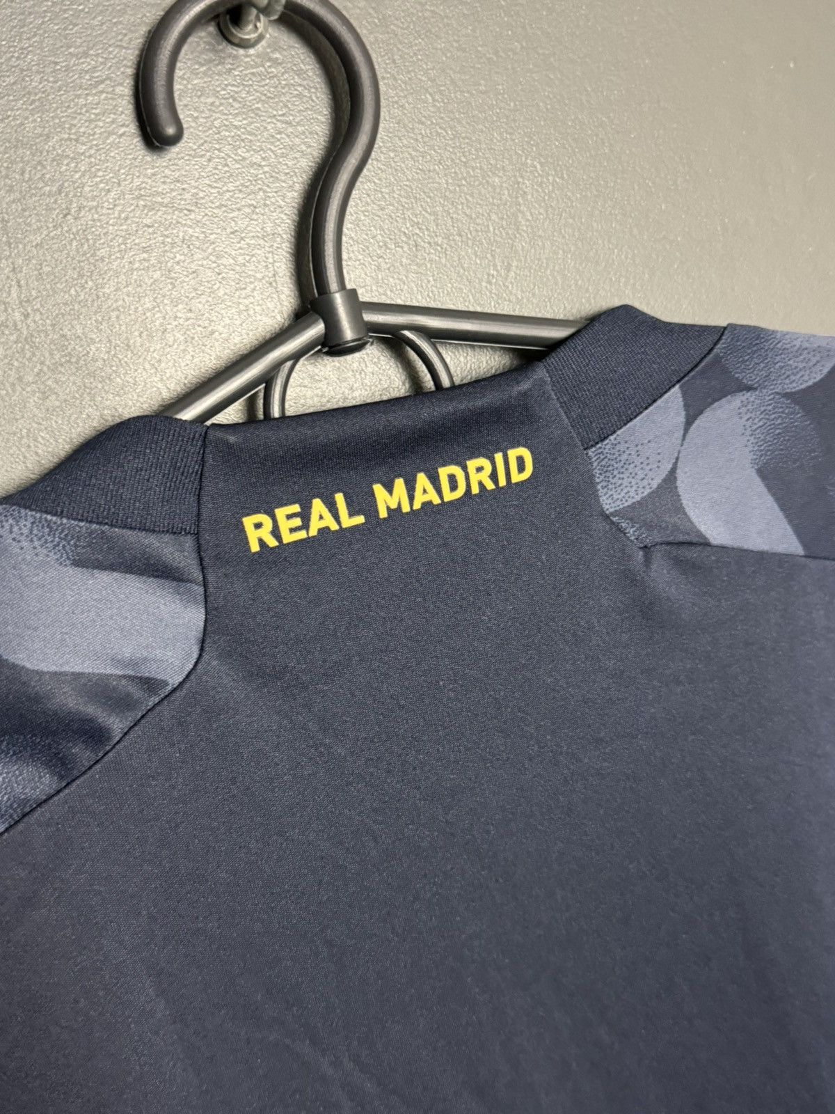Adidas KIDS Real Madrid 23/24 Away Football Jersey T-Shirt Size US S / EU 44-46 / 1 - 4 Thumbnail