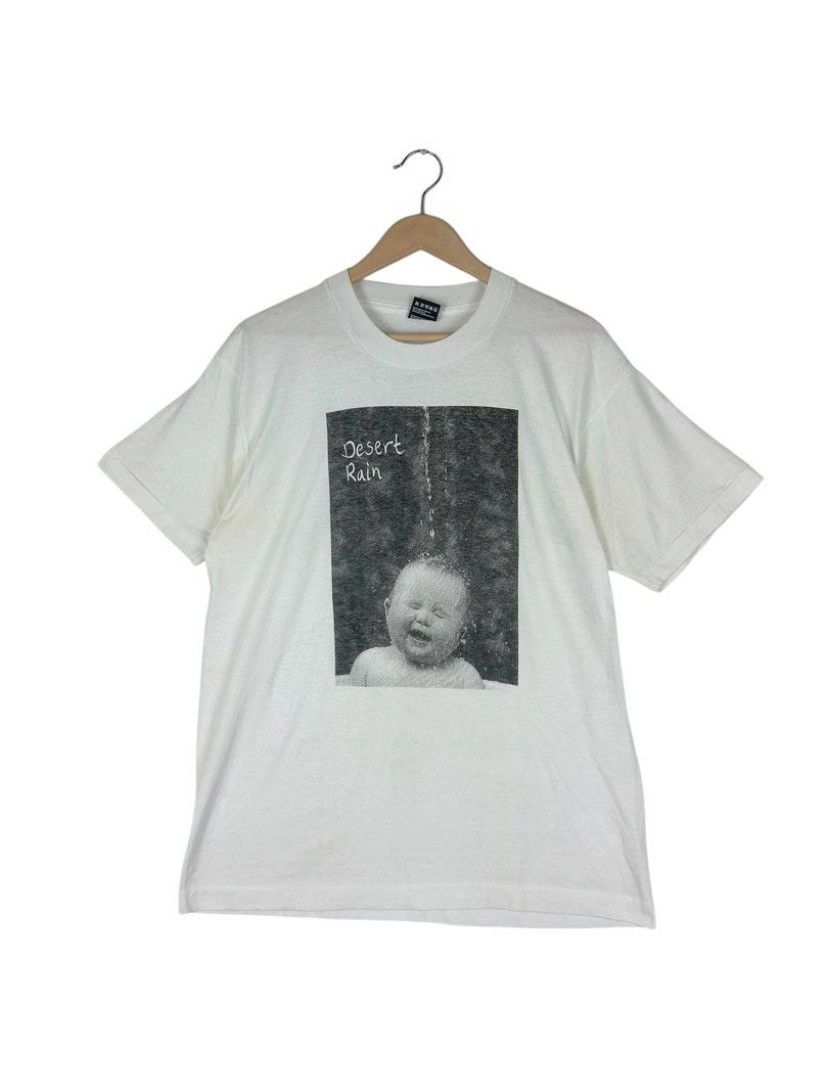 Fruit Of The Loom × Vintage Vintage 90s Desert Rain /Baby On Raining Photo print Art tee Size US L / EU 52-54 / 3 - 1 Thumbnail