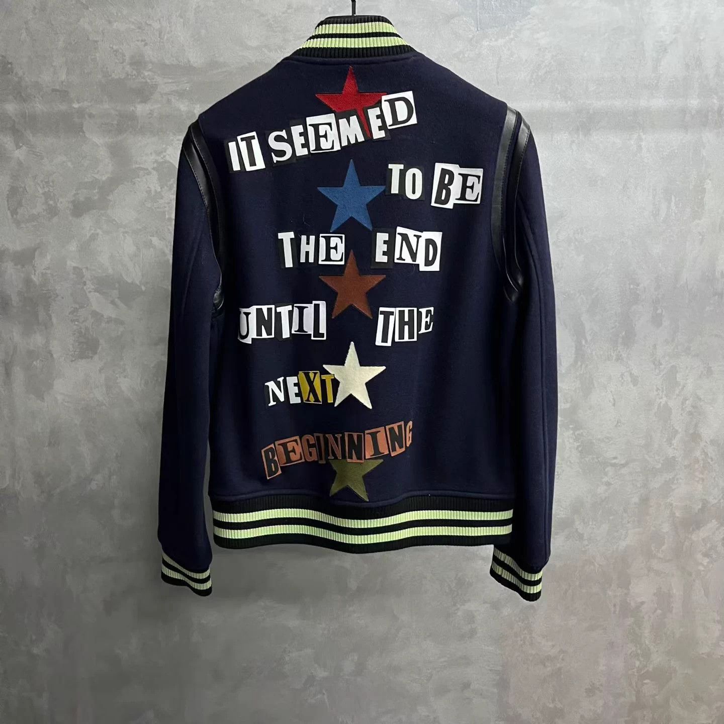 Valentino Valentino Blue Letter Patch Single-Breasted Base Jkt 46 Size US S / EU 44-46 / 1 - 2 Thumbnail