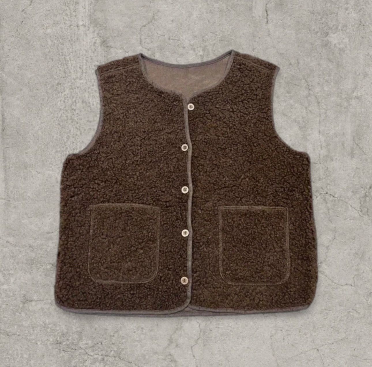 Japanese Brand Dark brown Sherpa style button up Gillette waistcoat. Size M Size US M / EU 48-50 / 2 - 2 Thumbnail