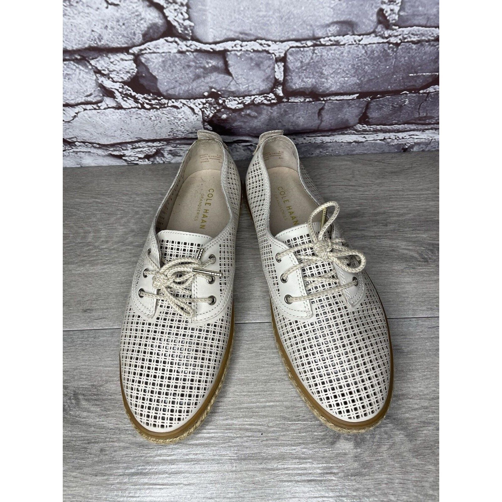 Cole Haan Cole Haan Ivory Leather Perforated Espadrilles Comfort Shoes Size US 8.5 / IT 38.5 - 19 Thumbnail