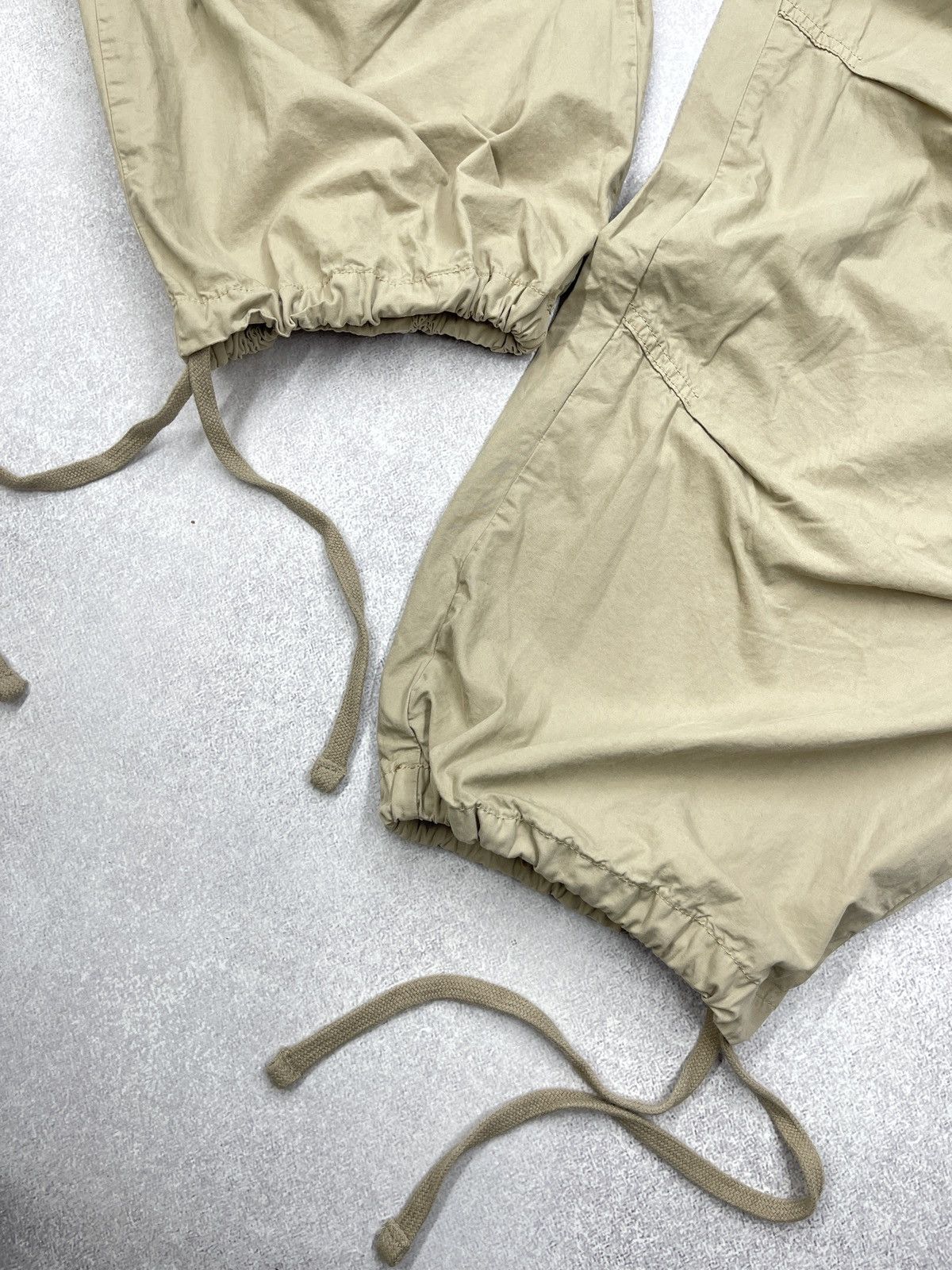 Superdry New Vintage SuperDry Baggy Parachute Cargo Pants Beige Size 28" / US 6 / IT 42 - 12 Thumbnail