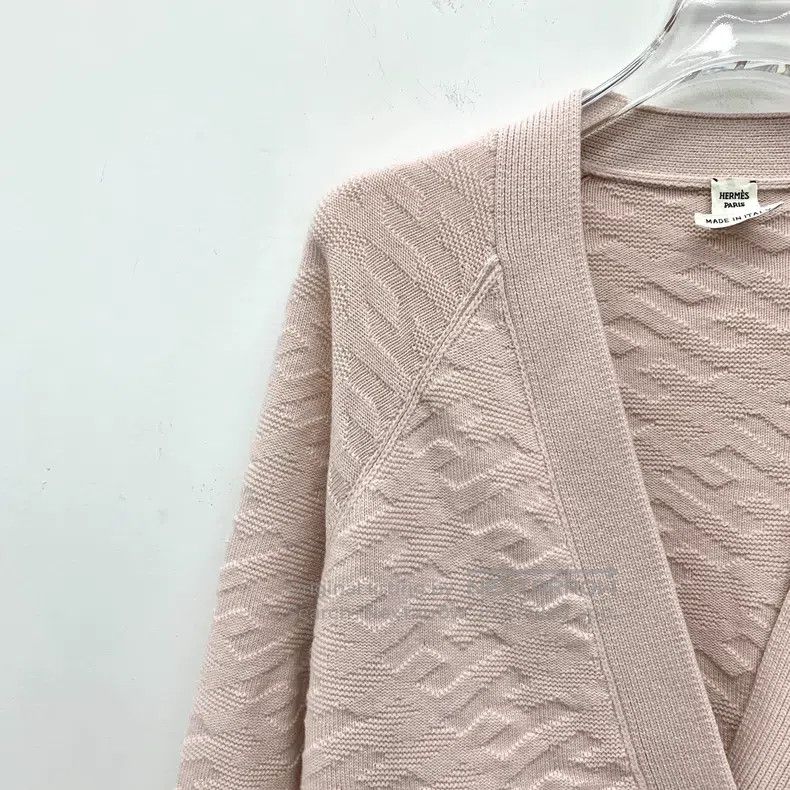 Hermes Hermes Light pink logo jacquard full print wool V-neck sin Size XS / US 0-2 / IT 36-38 - 3 Thumbnail