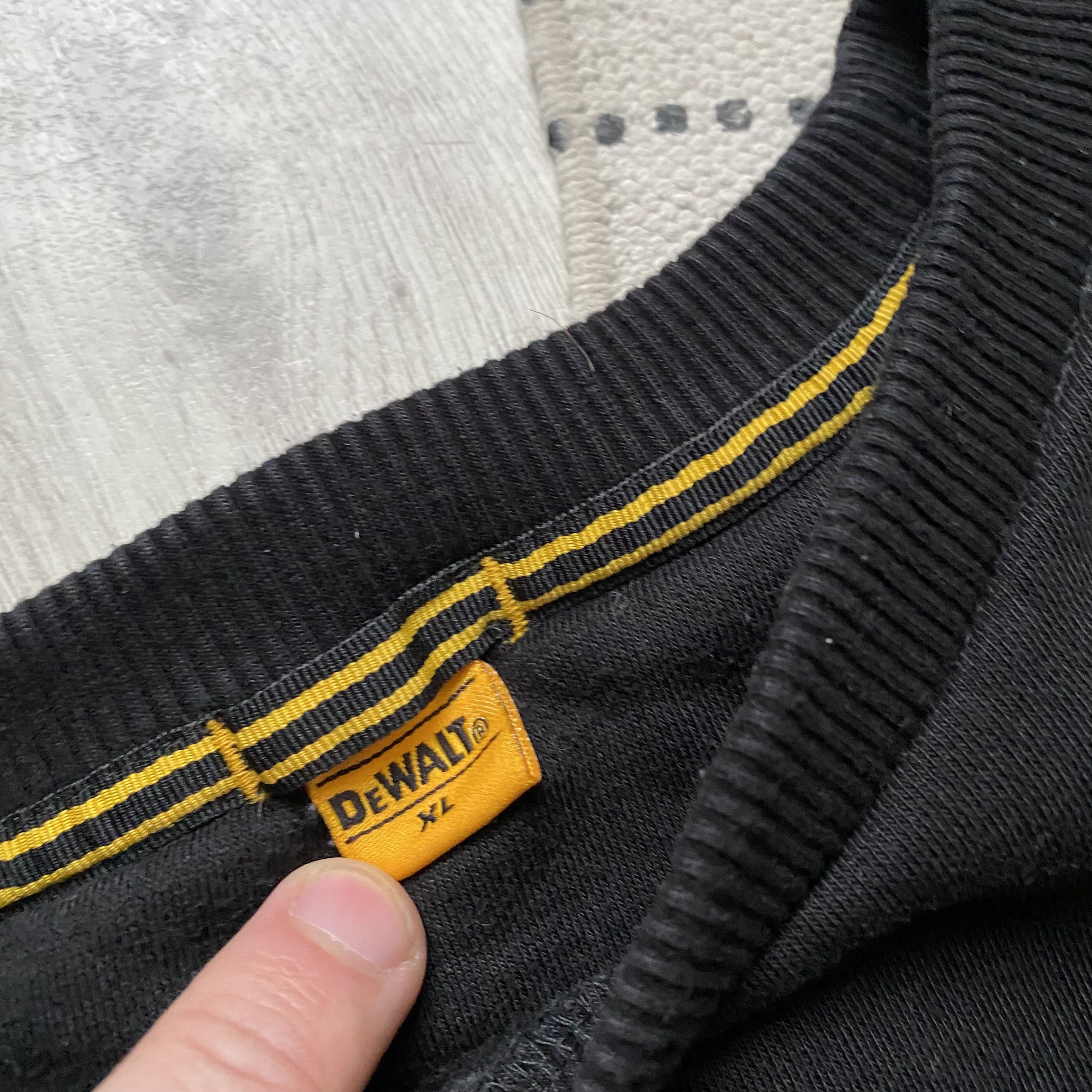 Carhartt 🔩 Vintage DeWALT Work heavy sweatshirt center logo Size US L / EU 52-54 / 3 - 7 Thumbnail