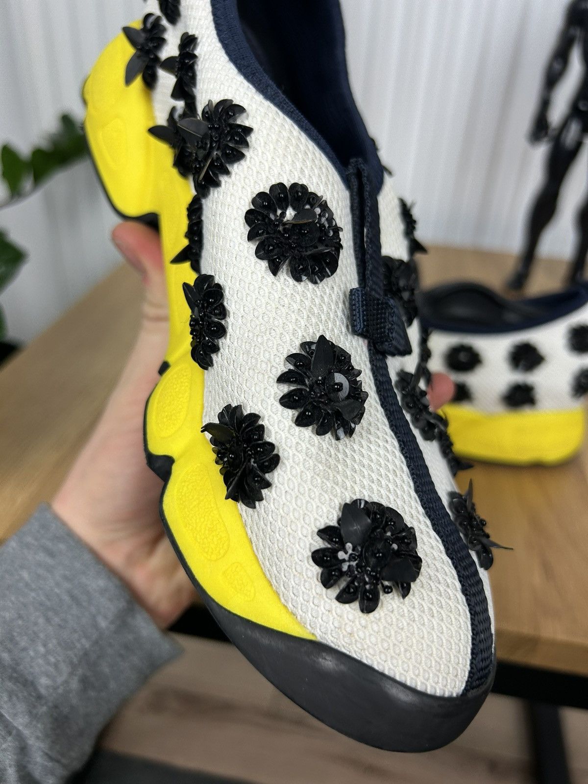 Dior Christian Dior Mesh Embellished sneaker Size US 6 / IT 36 - 17 Thumbnail
