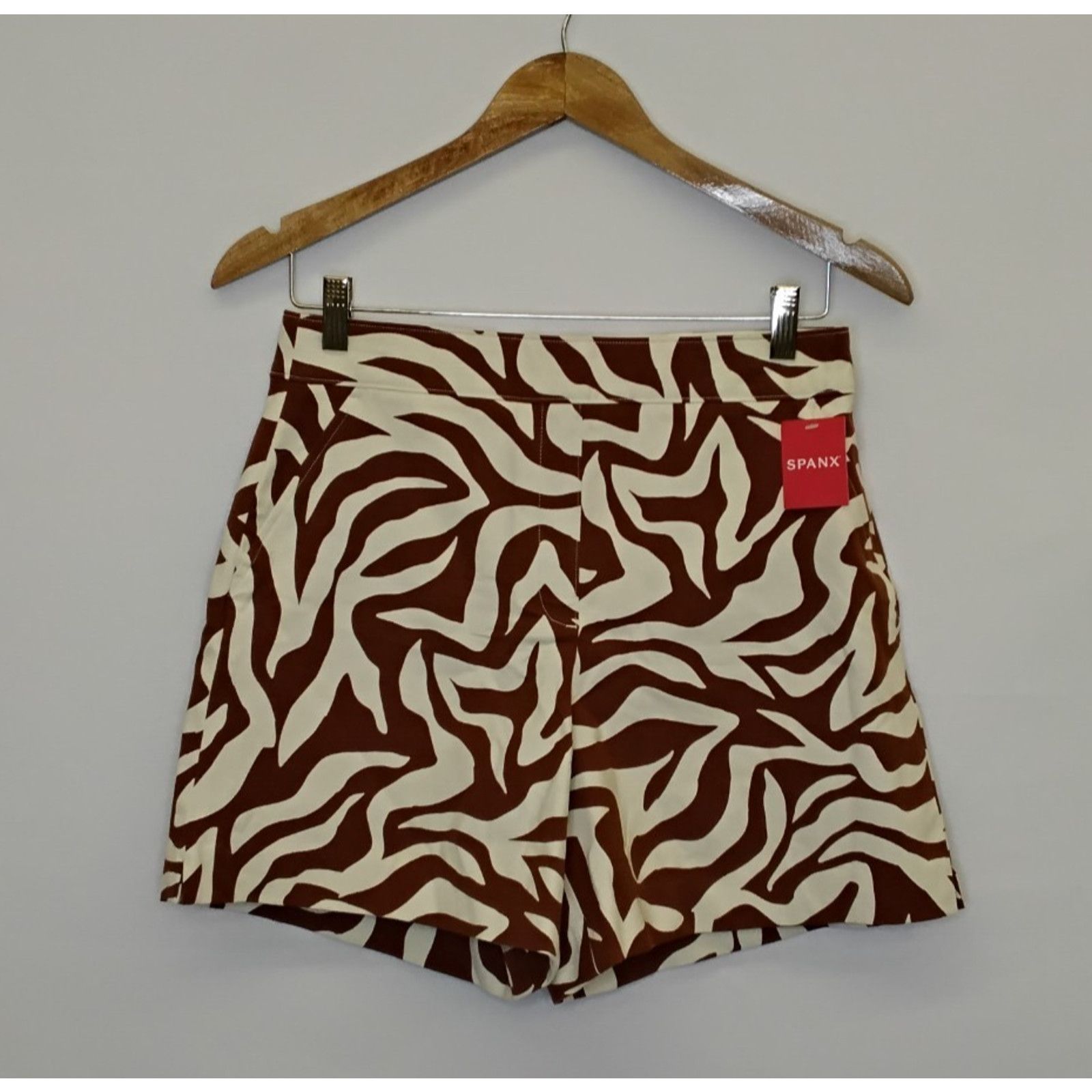 Spanx Spanx Polished 6" Shorts Women's S Brown + White Zebra Print Size 28" / US 6 / IT 42 - 2 Thumbnail