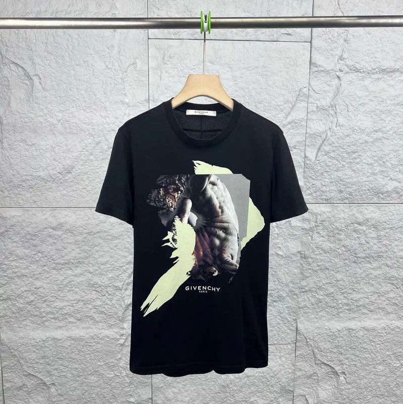 Givenchy Givenchy Black Cotton Men's T-Shirt 0089 Size US XS / EU 42 / 0 - 1 Thumbnail