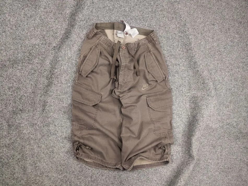 Nike Vintage Nike Cargo Canvas Baggy Beige Logo Shorts Y2K Style Size US 34 / EU 50 - 1 Thumbnail