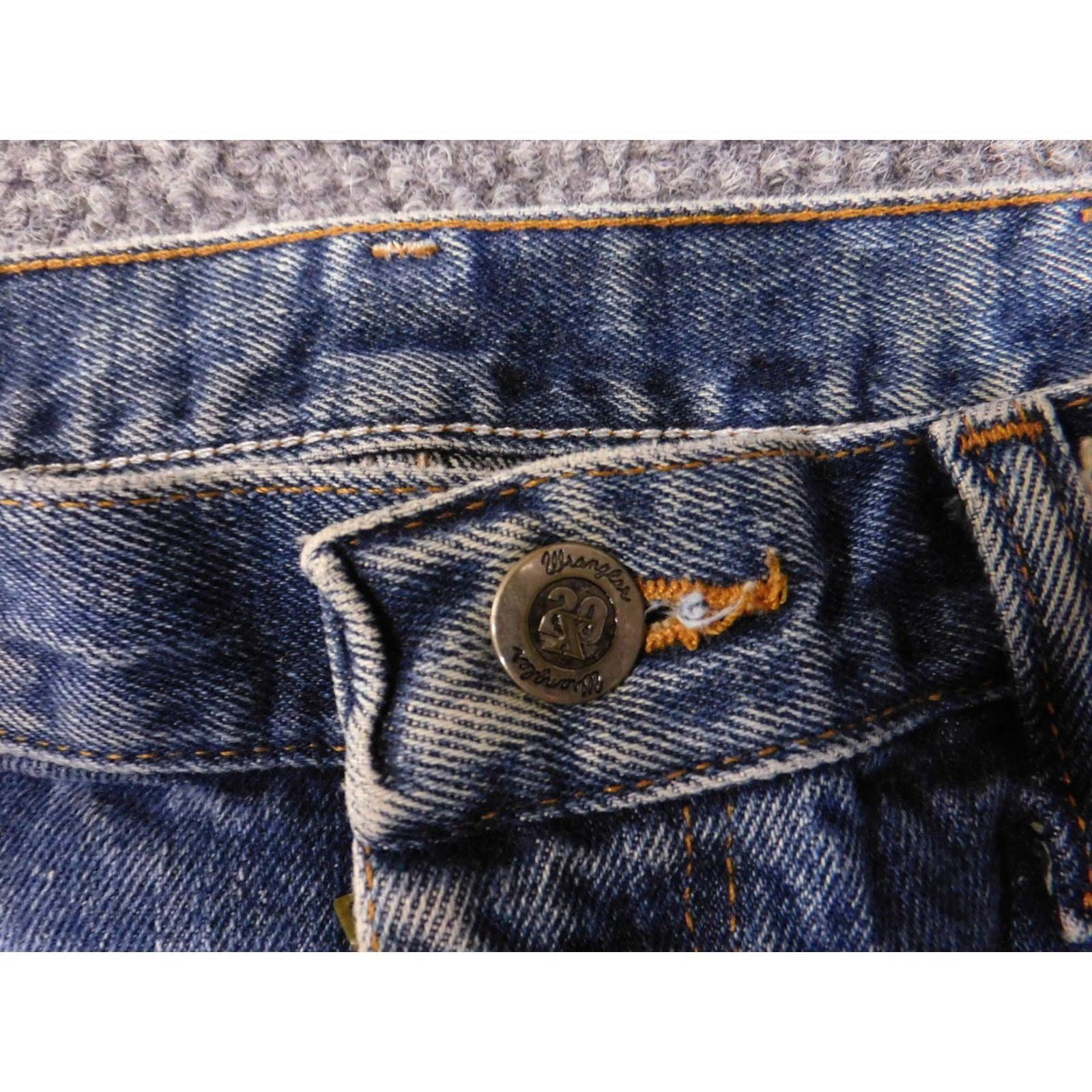 Wrangler VINTAGE Wrangler Jeans Mens 36x34 Blue Denim Straight Leg TwoX Skull Patch 90s Size US 36 / EU 52 - 4 Thumbnail