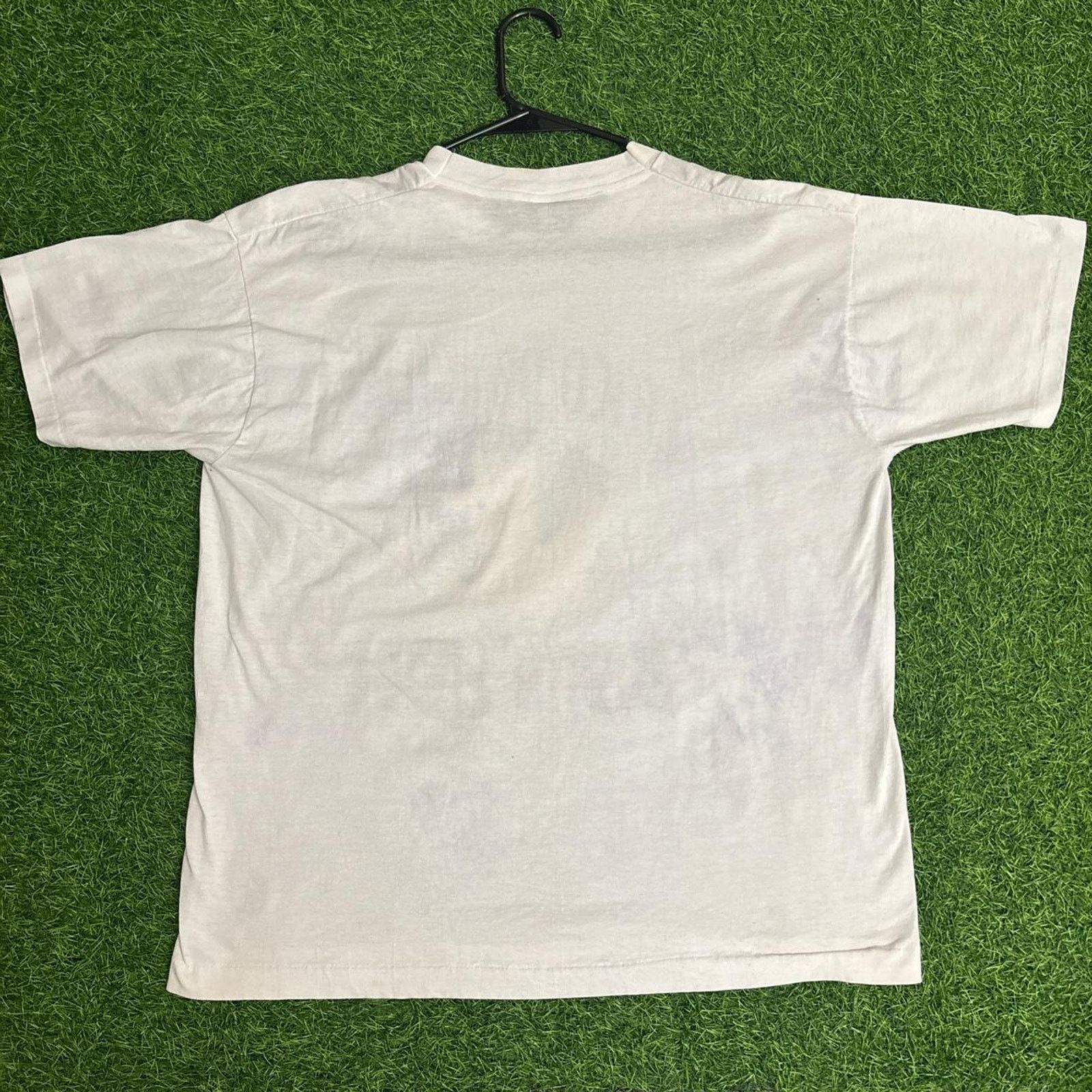 Fruit Of The Loom Vintage White ‘Chico Dragons Bustin Loose’ Graphic Tee Size US XL / EU 56 / 4 - 2 Thumbnail
