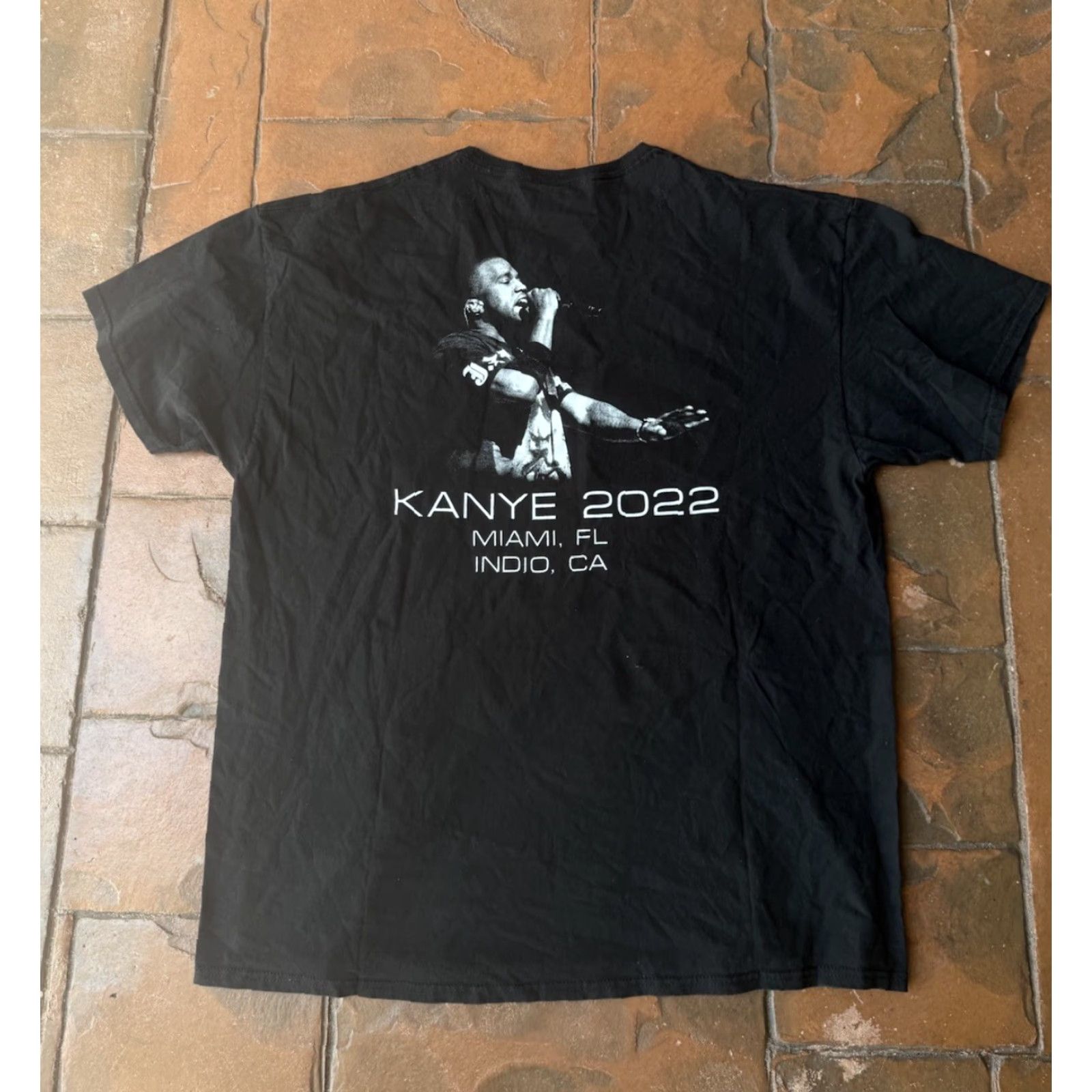Fruit Of The Loom Kanye West T-Shirt 2XL USA Tour Miami Donda Vultures 2022 Size US XXL / EU 58 / 5 - 3 Thumbnail