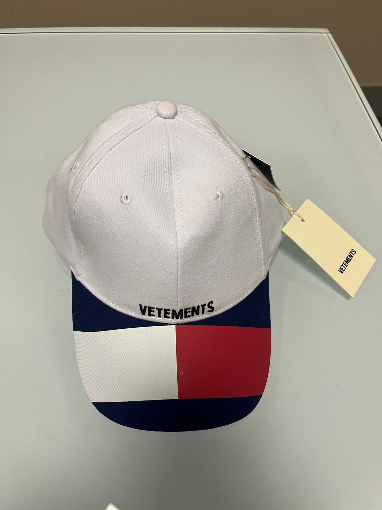 Tommy Hilfiger × Vetements Logo Embroidered Hat in Multicolor Size ONE SIZE - 4 Thumbnail