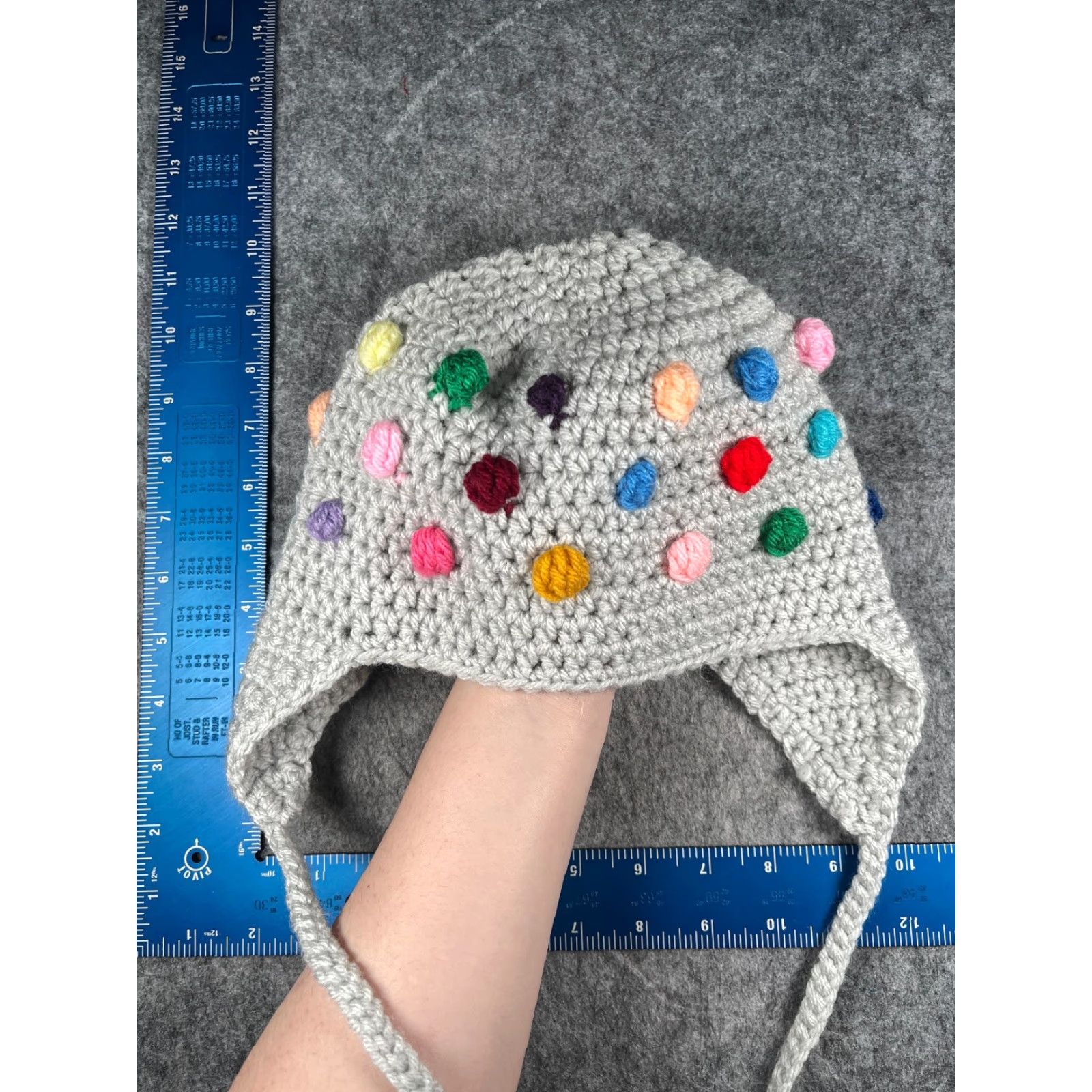 Gap Gap Beanie Hat Women One Size Gray Knit Acrylic Ear Flap Colorful Pom Ski Handmade Size ONE SIZE - 5 Thumbnail