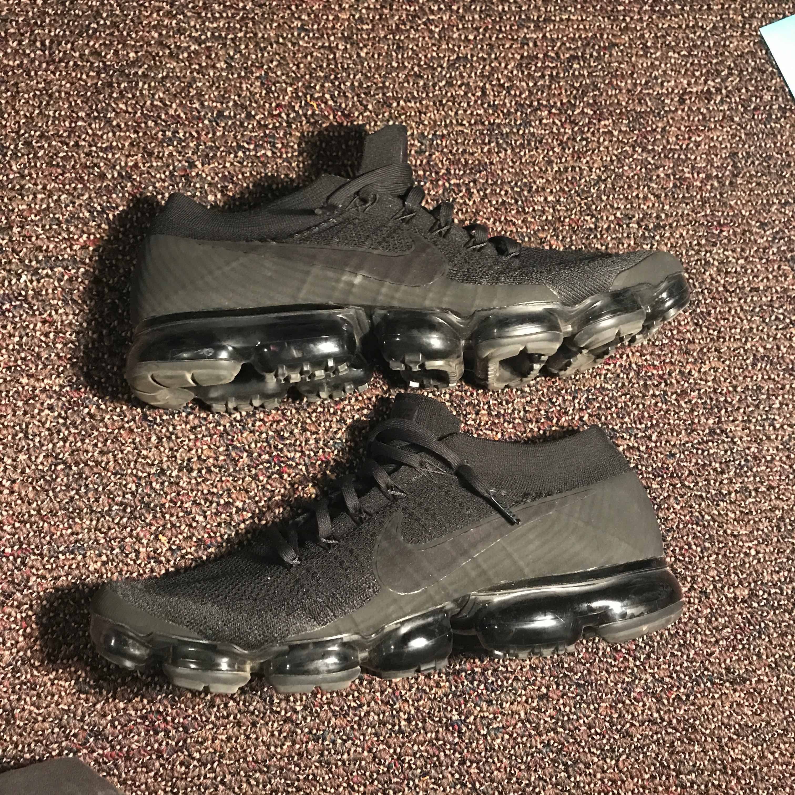Nike vapormax triple black 2.0 deals