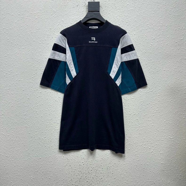 Balenciaga Balenciaga Embroidery design of tee short sleeve boomerang Size US S / EU 44-46 / 1 - 1 Thumbnail