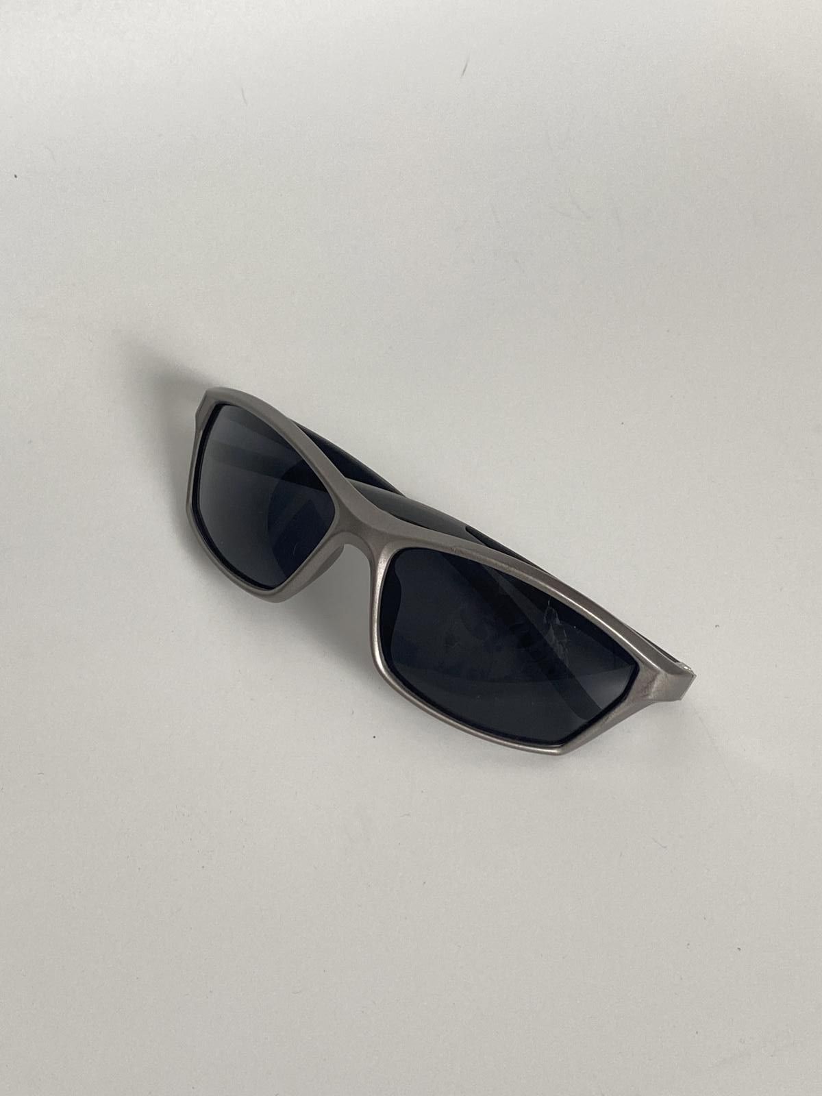 Japanese Brand Y2k Vtg Avant Garde Cat Eye Black Sunglasses Unisex OS Size ONE SIZE - 6 Thumbnail