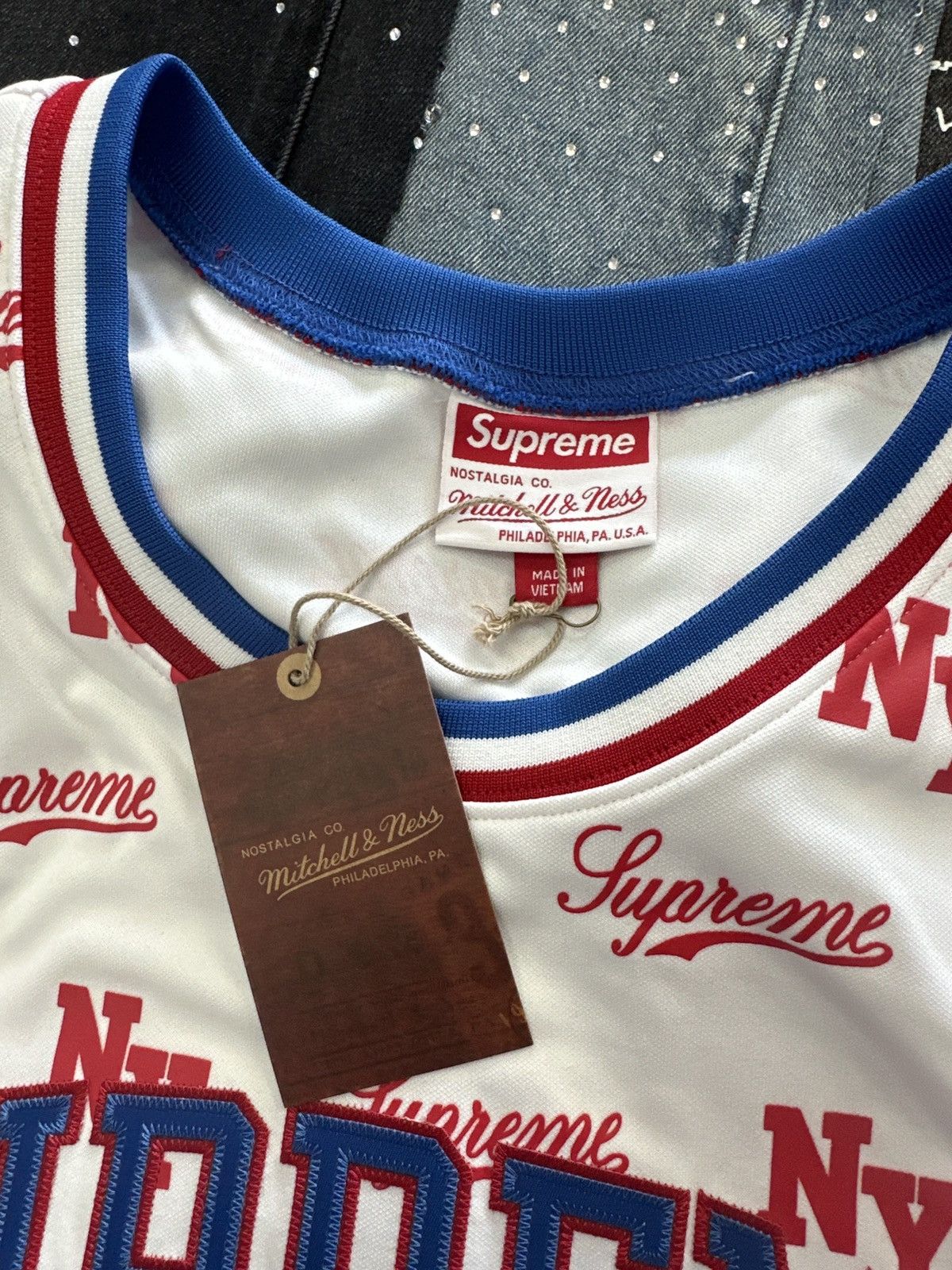 Supreme Supreme Mitchell & Ness Monogram Basketball Jersey White Size US M / EU 48-50 / 2 - 5 Thumbnail